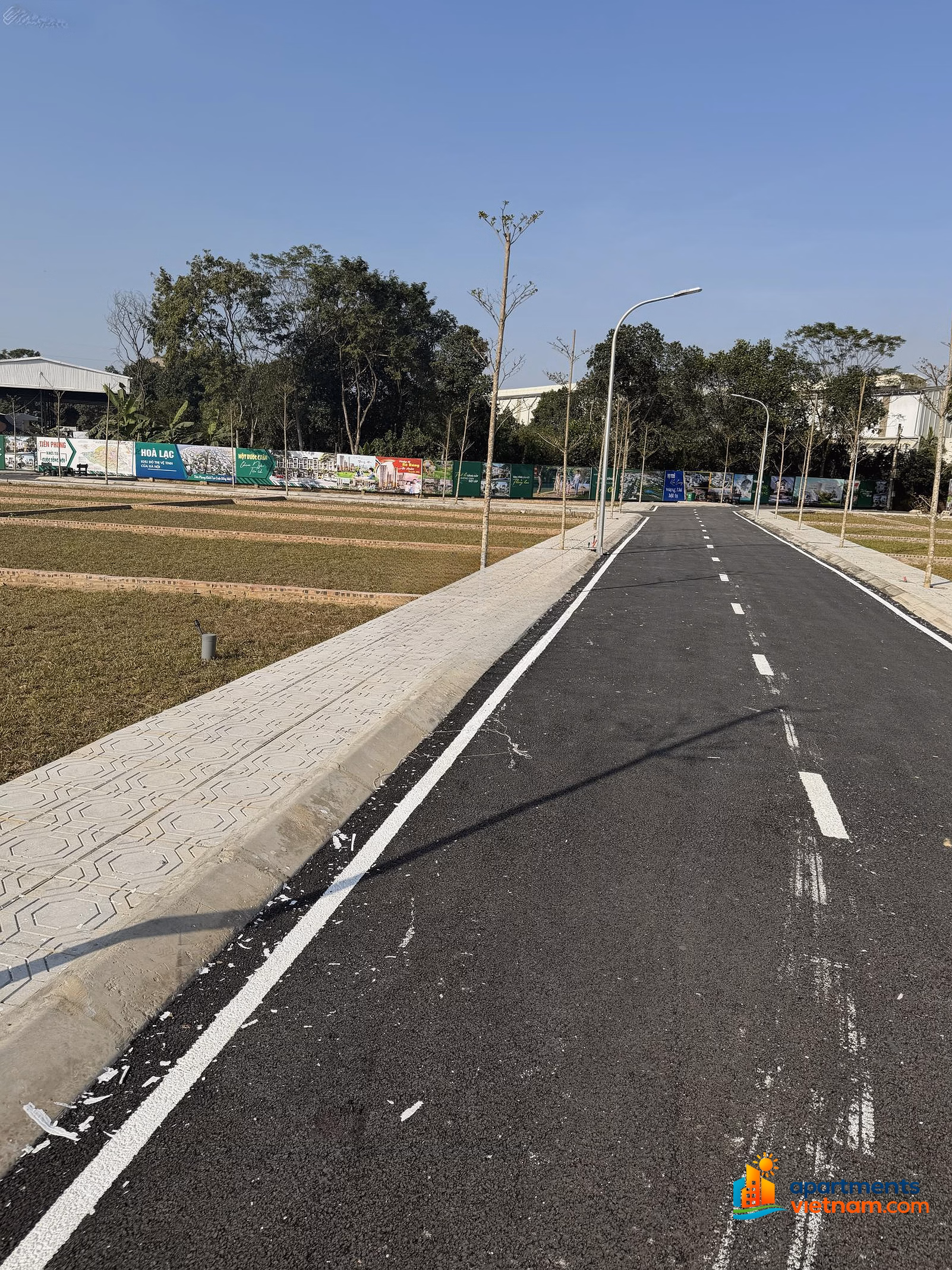 Land for Sale in Hoa Lac - National University Area: 100m² Residential Land, 8m Frontage, 20m Road, Price 2.5 Billion VND