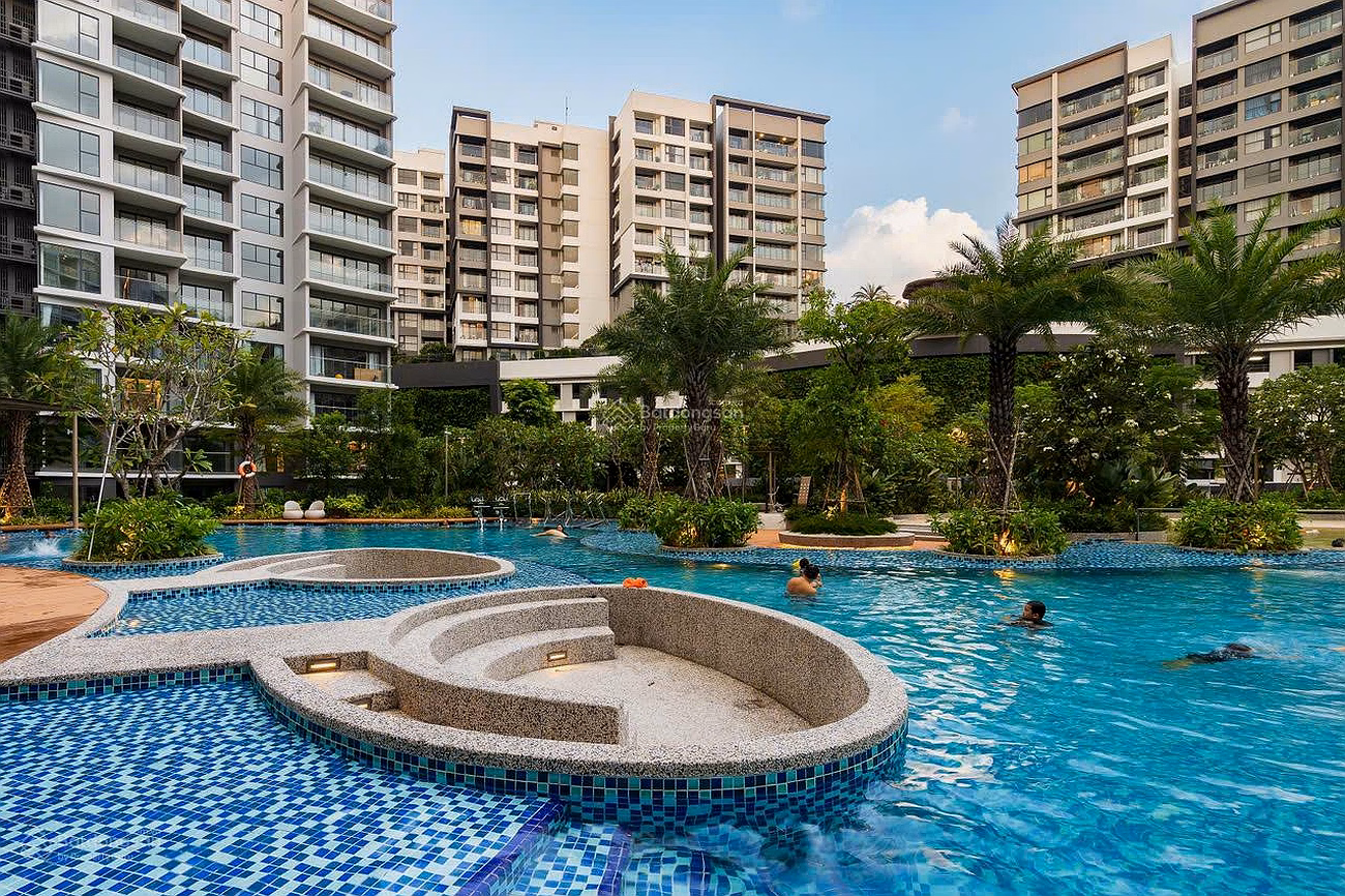 Diamond Centery Apartment. 121m2 (3 bedrooms + 3 bathrooms), TT 4 billion, receive the house immediately, the remaining 2 years without interest.