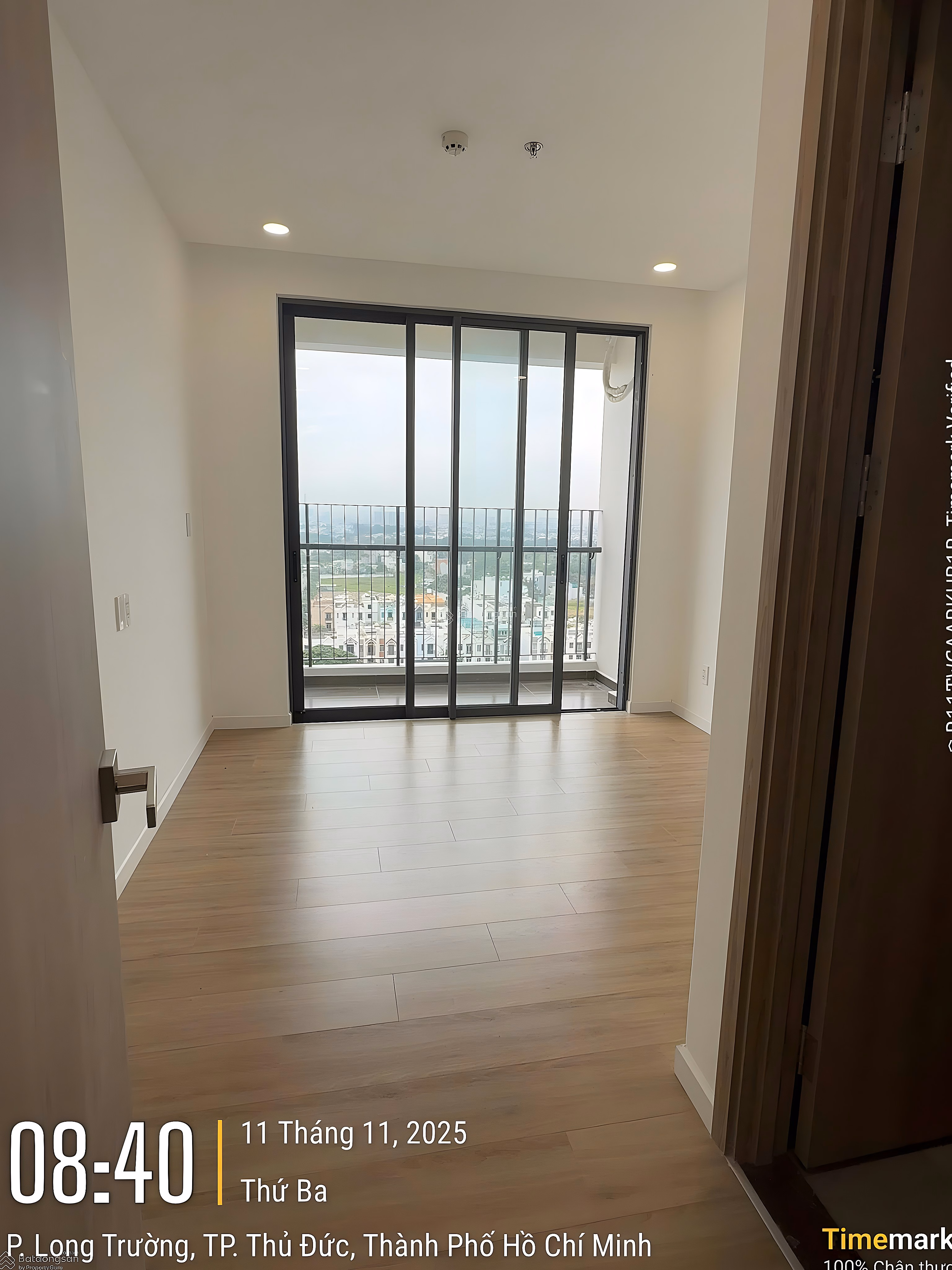 The only corner apartment with 3 bedrooms, 3 bathrooms, 99.9m2, priced at only 4.75 billion at MT Eastmark. New house. Already have a book, bank supports 80%