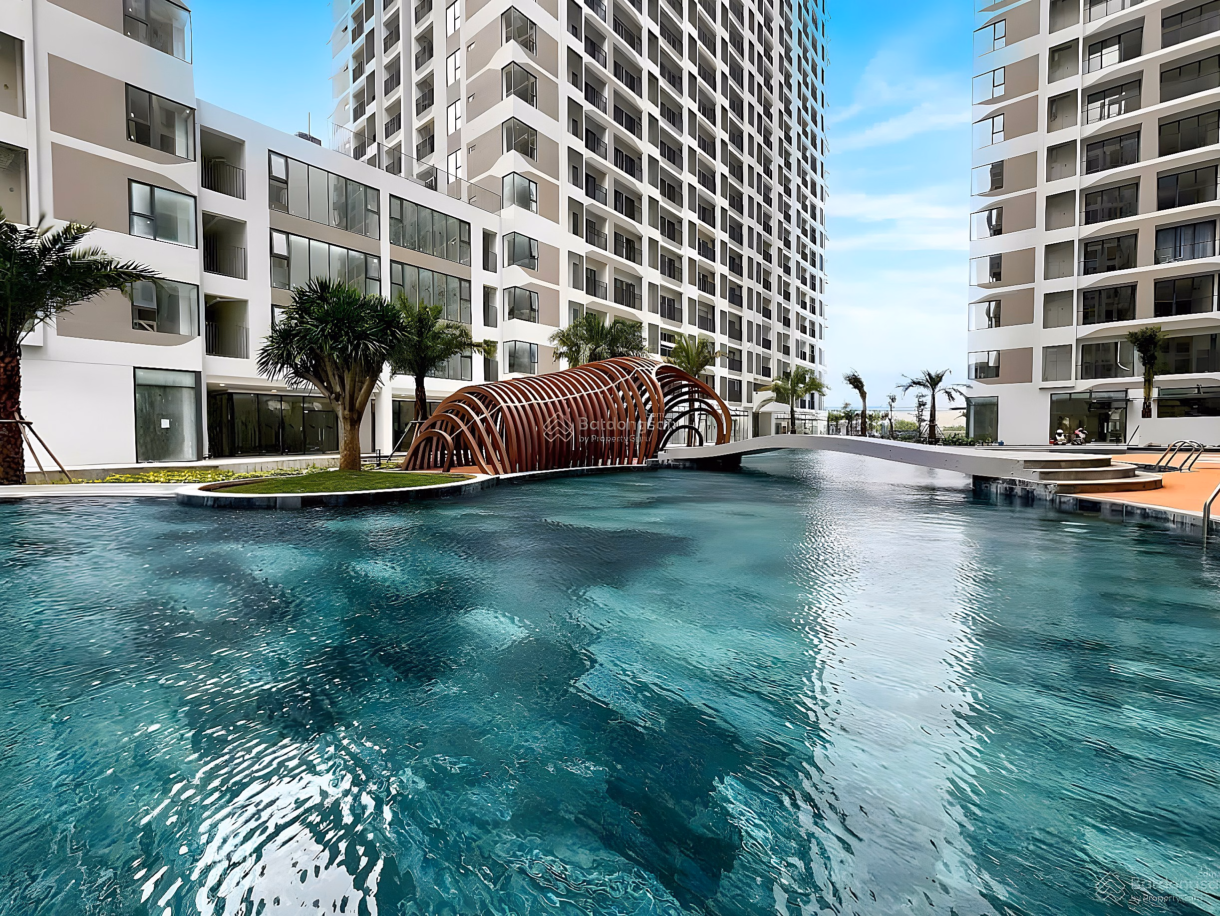 The only corner apartment with 3 bedrooms, 3 bathrooms, 99.9m2, priced at only 4.75 billion at MT Eastmark. New house. Already have a book, bank supports 80%