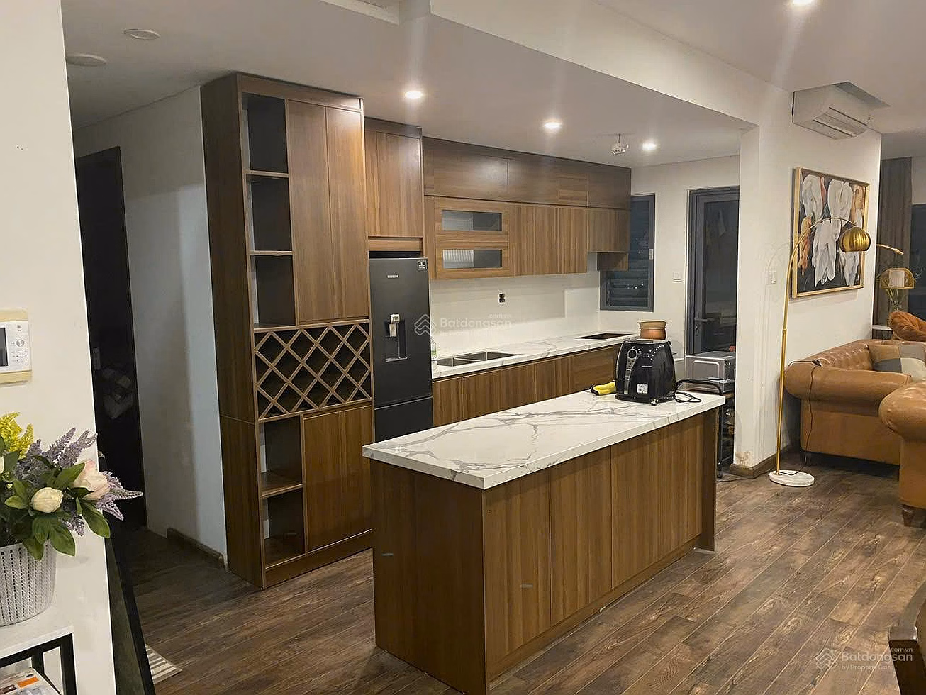 Selling a beautiful 4-bedroom apartment with many amenities at Handi Resco Le Van Luong for 15.5 billion, 168m2***