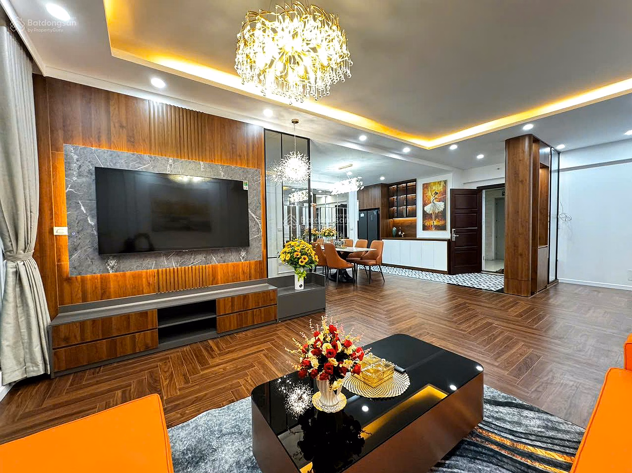 C14 Ministry of Public Security. Beautiful corner apartment with 3 bedrooms, 107m2, middle floor, beautiful house with full furniture, ready price of 7.2 billion including fees