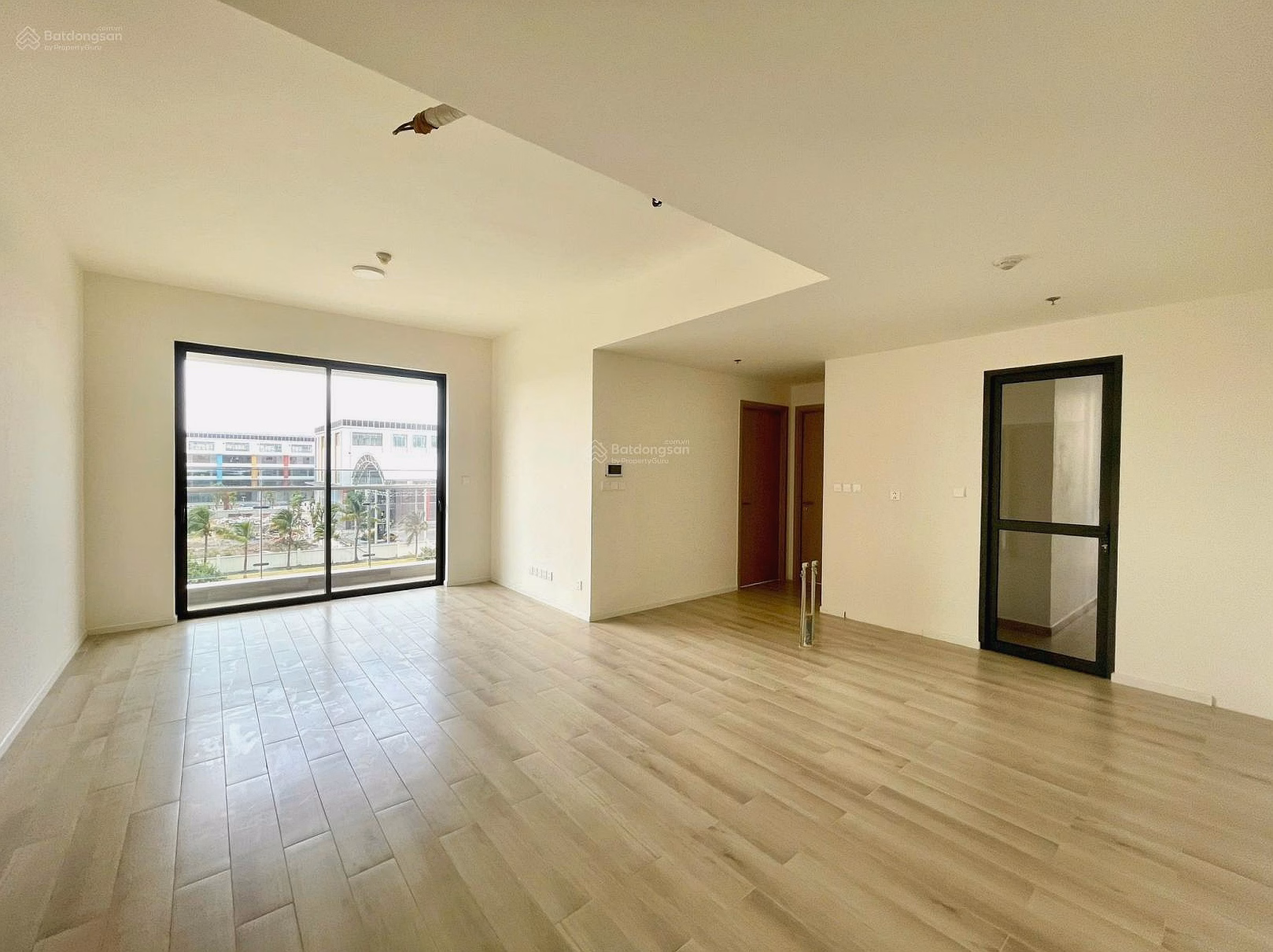 3 bedrooms Southeast - sold 6 billion 743, opposite Vinschool, cheapest air-conditioned lake Lumiere Boulevard District 9
