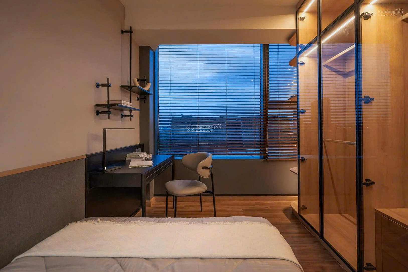 Metropole shopping cart specialist for rent 1-2-3-4 bedroom Duplex apartment - Exclusive view - Best price TT
