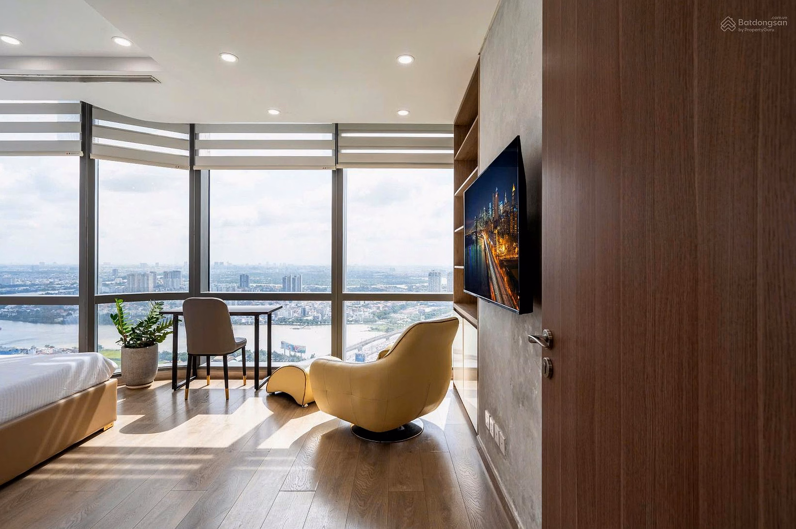 4 bedrooms for rent in Vinhomes Arc, The Landmark 81 building, price 65 million, area 180m², fully furnished***