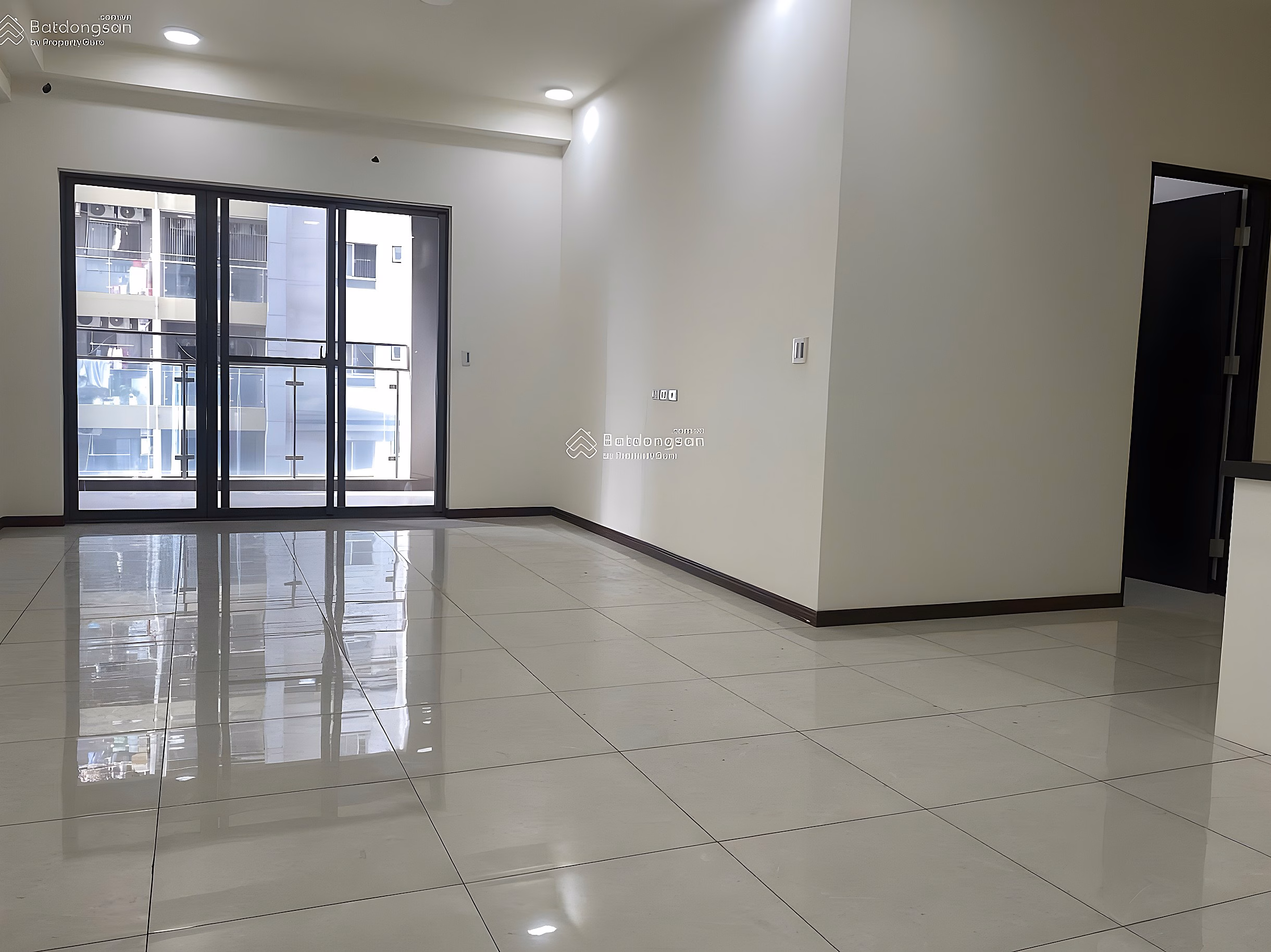 Selling apartment L4.04, 5th floor, Docklands Saigon, District 7, 3 bedrooms, 2 bathrooms, 117m2, empty house, 4% deposit, price remaining 6,716 billion