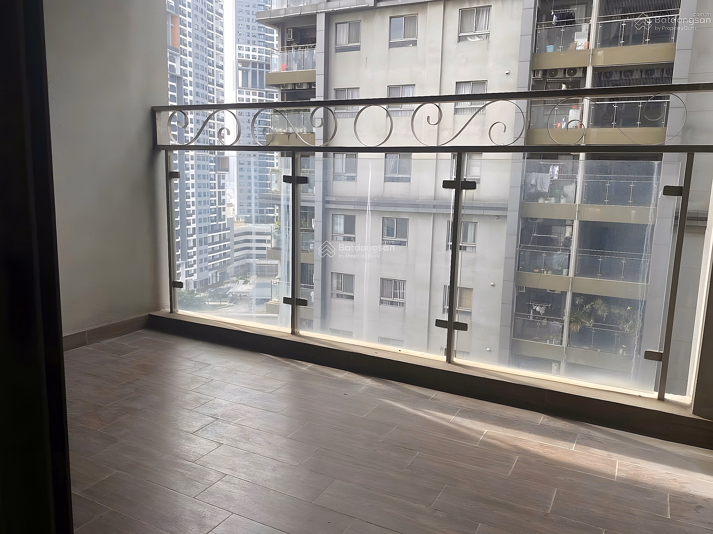 Selling apartment L4.04, 5th floor, Docklands Saigon, District 7, 3 bedrooms, 2 bathrooms, 117m2, empty house, 4% deposit, price remaining 6,716 billion