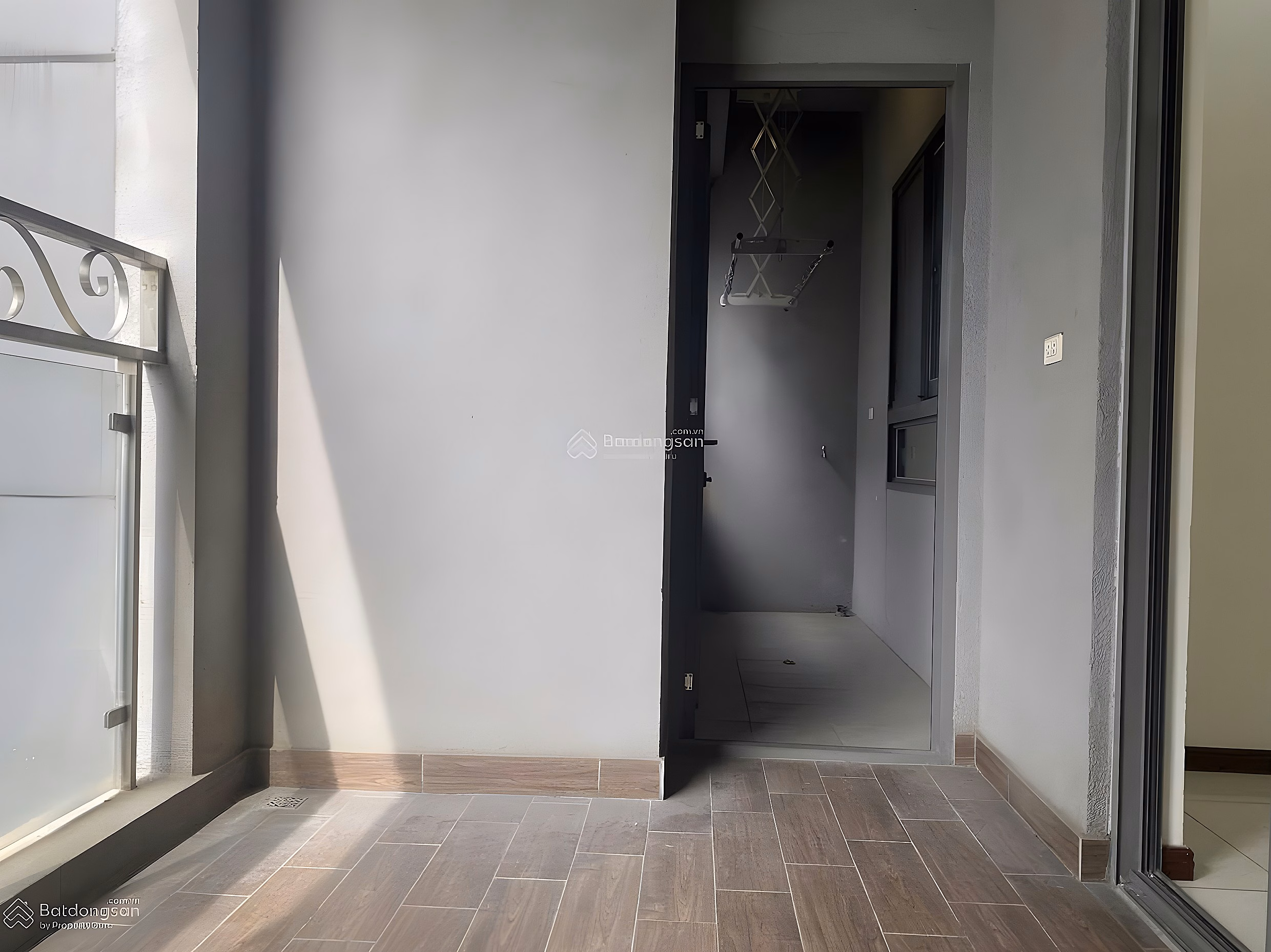 Selling apartment L4.04, 5th floor, Docklands Saigon, District 7, 3 bedrooms, 2 bathrooms, 117m2, empty house, 4% deposit, price remaining 6,716 billion