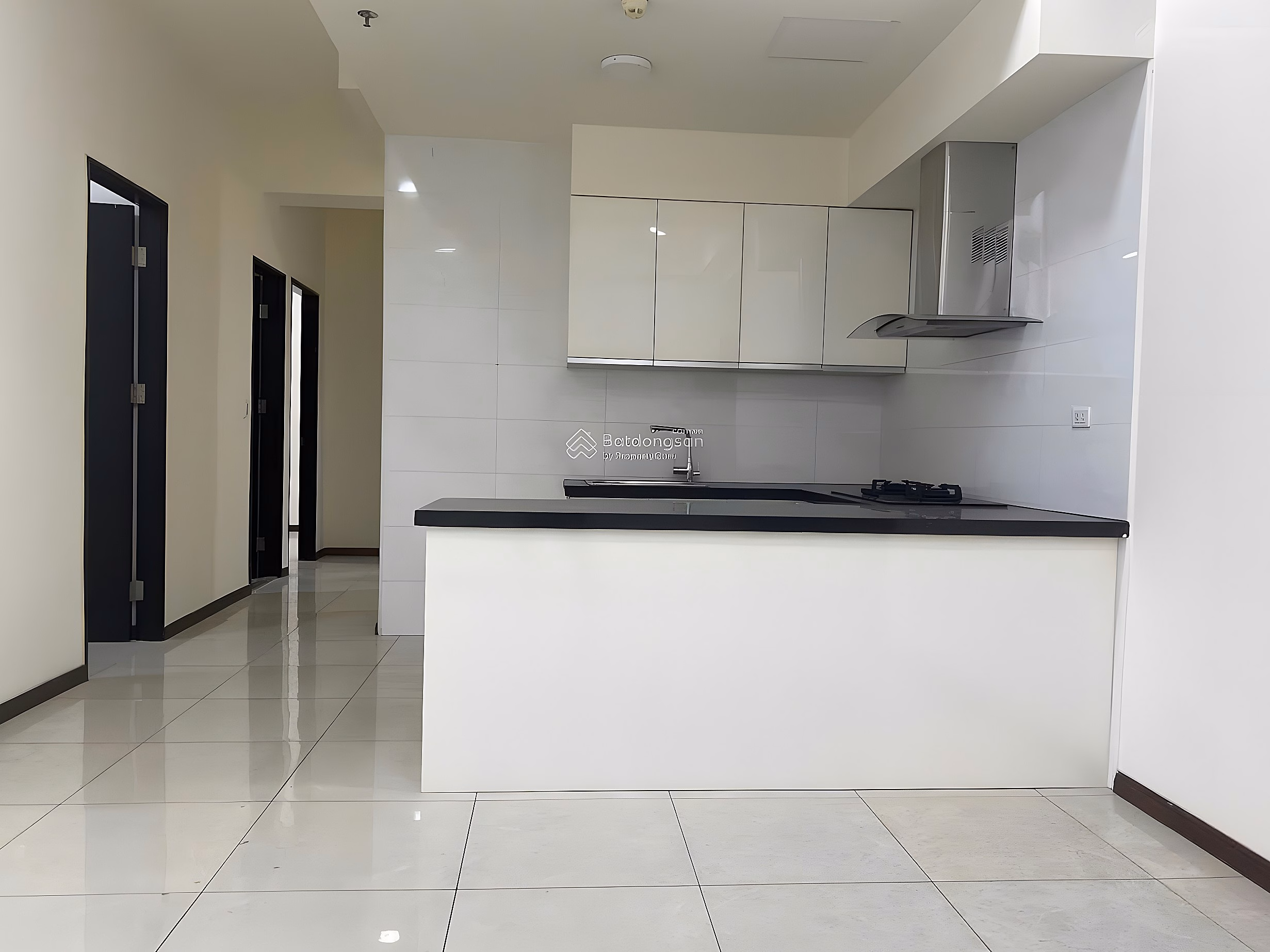 Selling apartment L4.04, 5th floor, Docklands Saigon, District 7, 3 bedrooms, 2 bathrooms, 117m2, empty house, 4% deposit, price remaining 6,716 billion