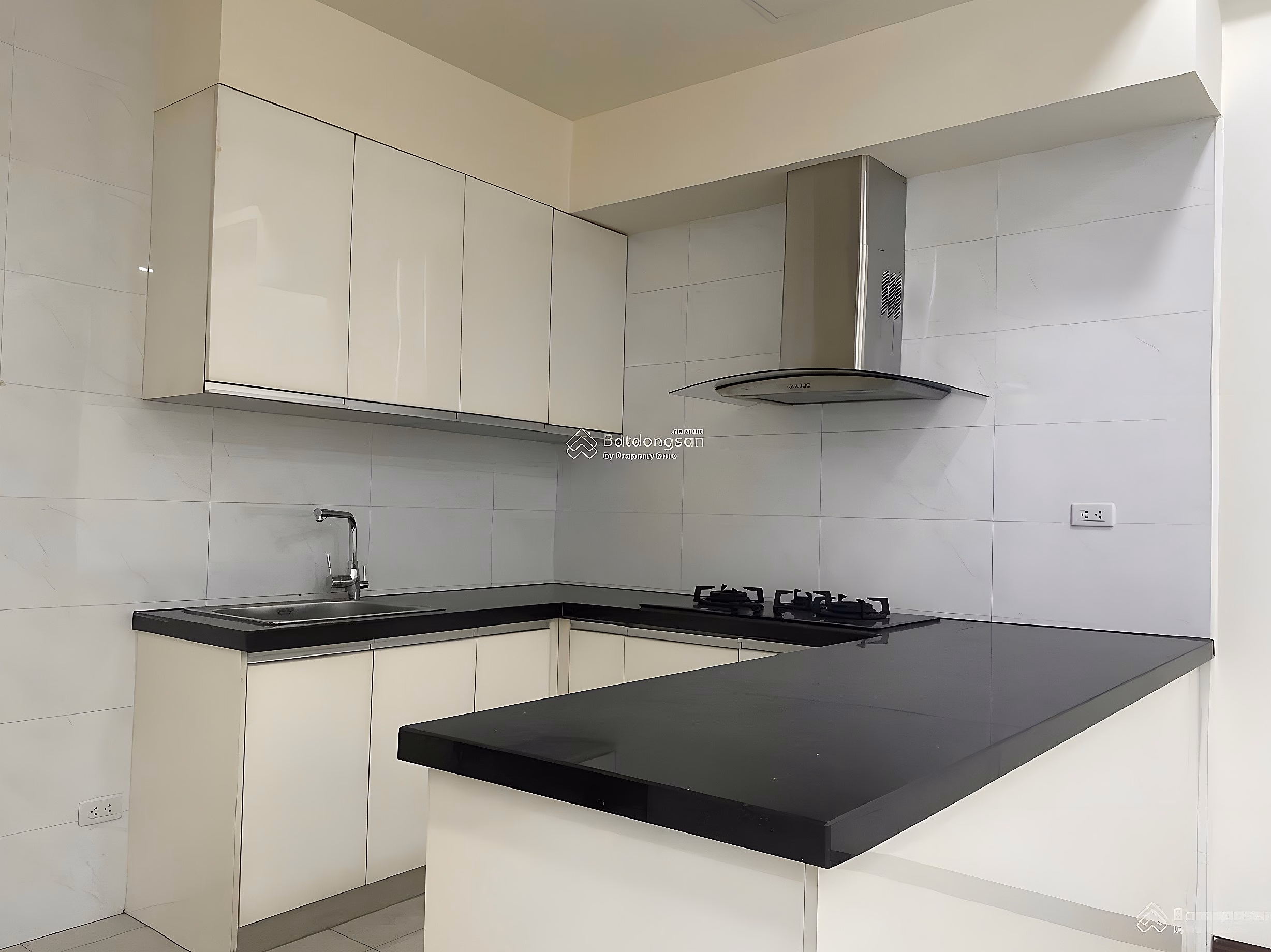 Selling apartment L4.04, 5th floor, Docklands Saigon, District 7, 3 bedrooms, 2 bathrooms, 117m2, empty house, 4% deposit, price remaining 6,716 billion