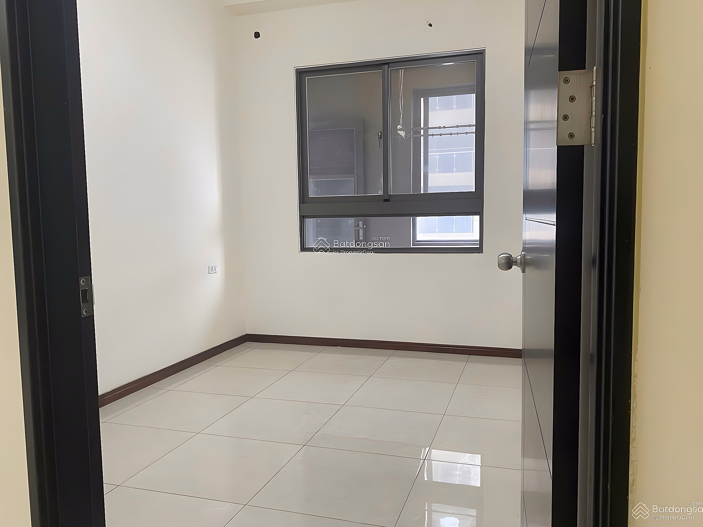 Selling apartment L4.04, 5th floor, Docklands Saigon, District 7, 3 bedrooms, 2 bathrooms, 117m2, empty house, 4% deposit, price remaining 6,716 billion