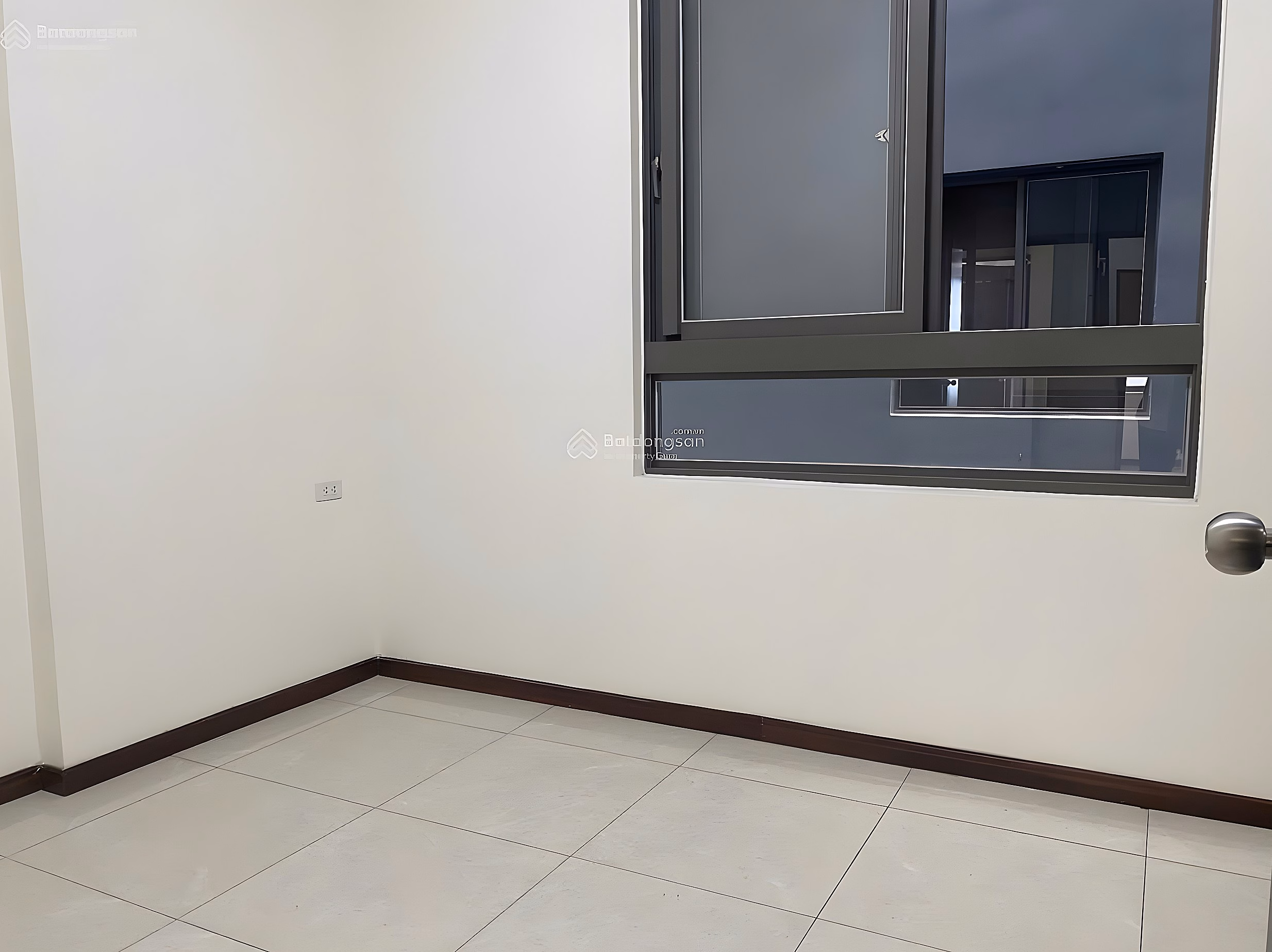 Selling apartment L4.04, 5th floor, Docklands Saigon, District 7, 3 bedrooms, 2 bathrooms, 117m2, empty house, 4% deposit, price remaining 6,716 billion