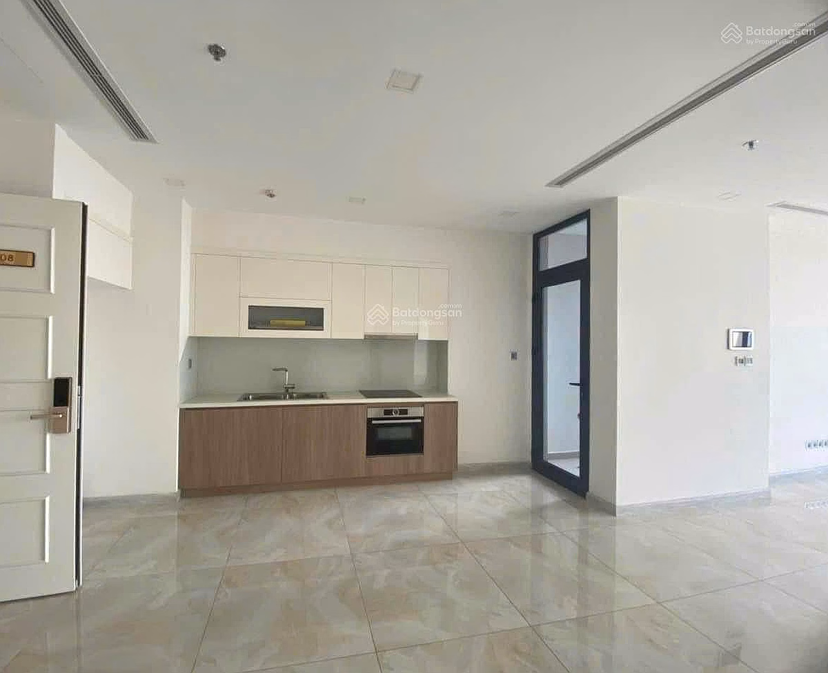 Vinhome Golden River sells 3 bedrooms, 2 bathrooms at the cheapest price with original red book from the investor