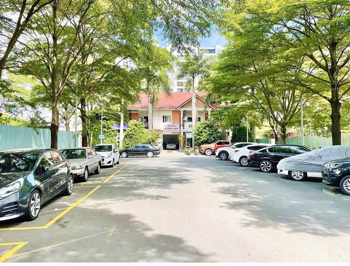 Many apartments for sale in Hiep Thanh Building, District 12