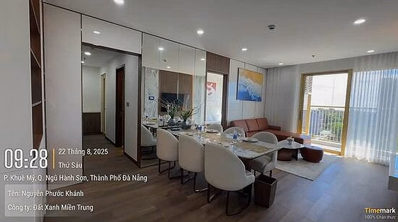 Extremely shocking price for a 2-bedroom apartment, 77.4 m2, direct view of My Khe beach, high-class furniture, spacious layout