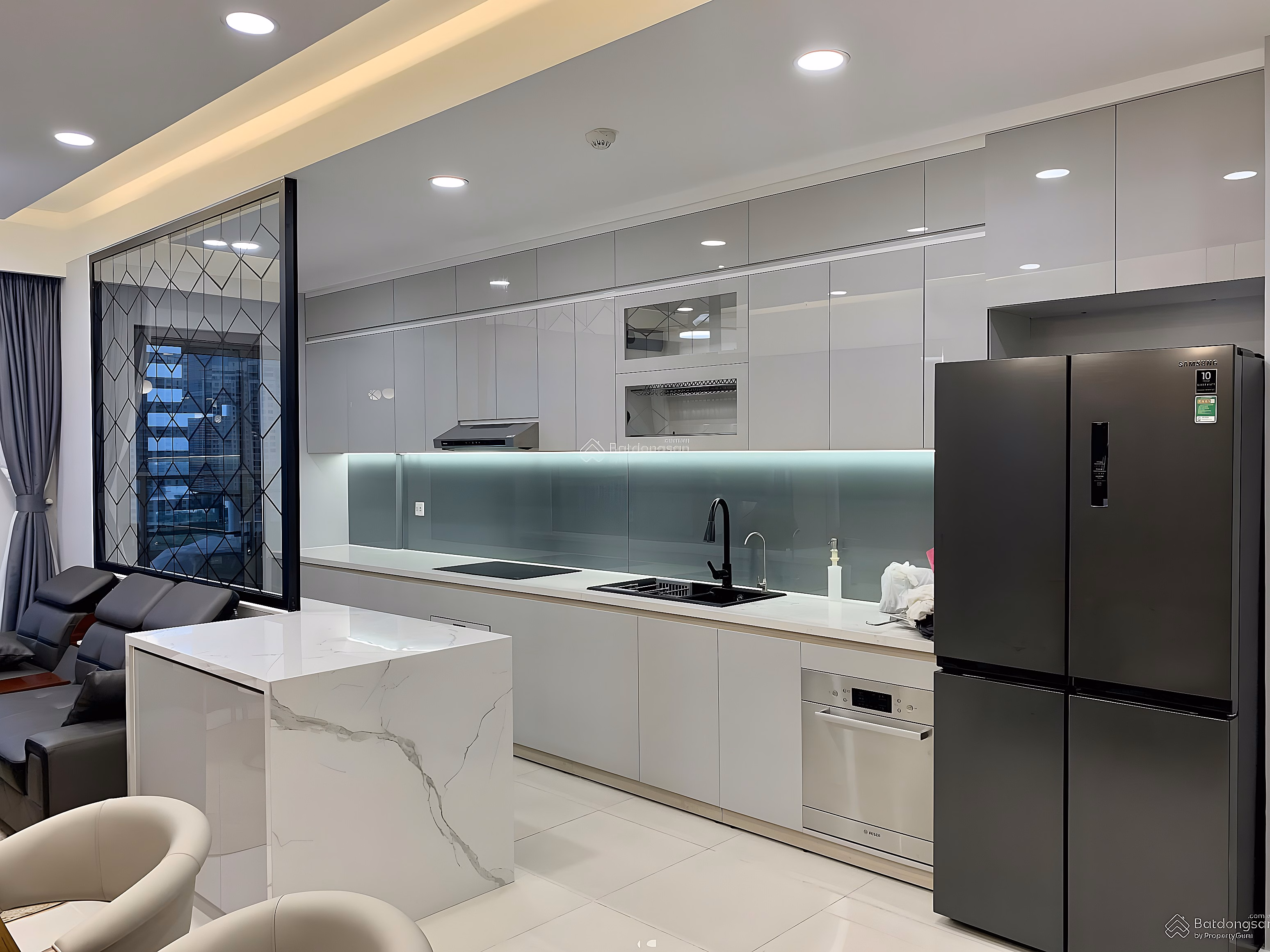 Cart Selling Studio Apartments - 1 Bedroom - 2 Bedrooms - 3 Bedrooms The Sun Avenue Good Prices