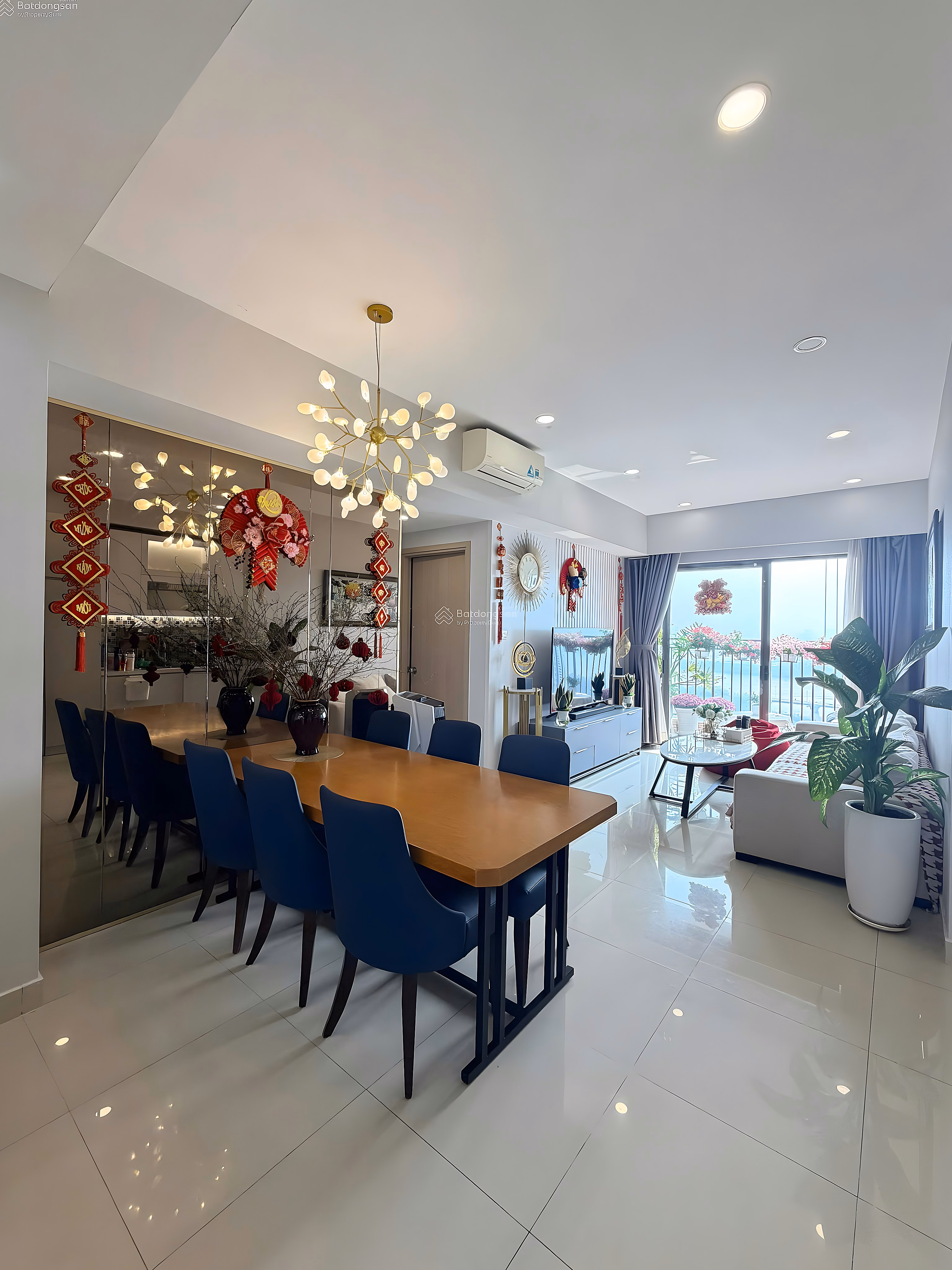 Cart Selling Studio Apartments - 1 Bedroom - 2 Bedrooms - 3 Bedrooms The Sun Avenue Good Prices