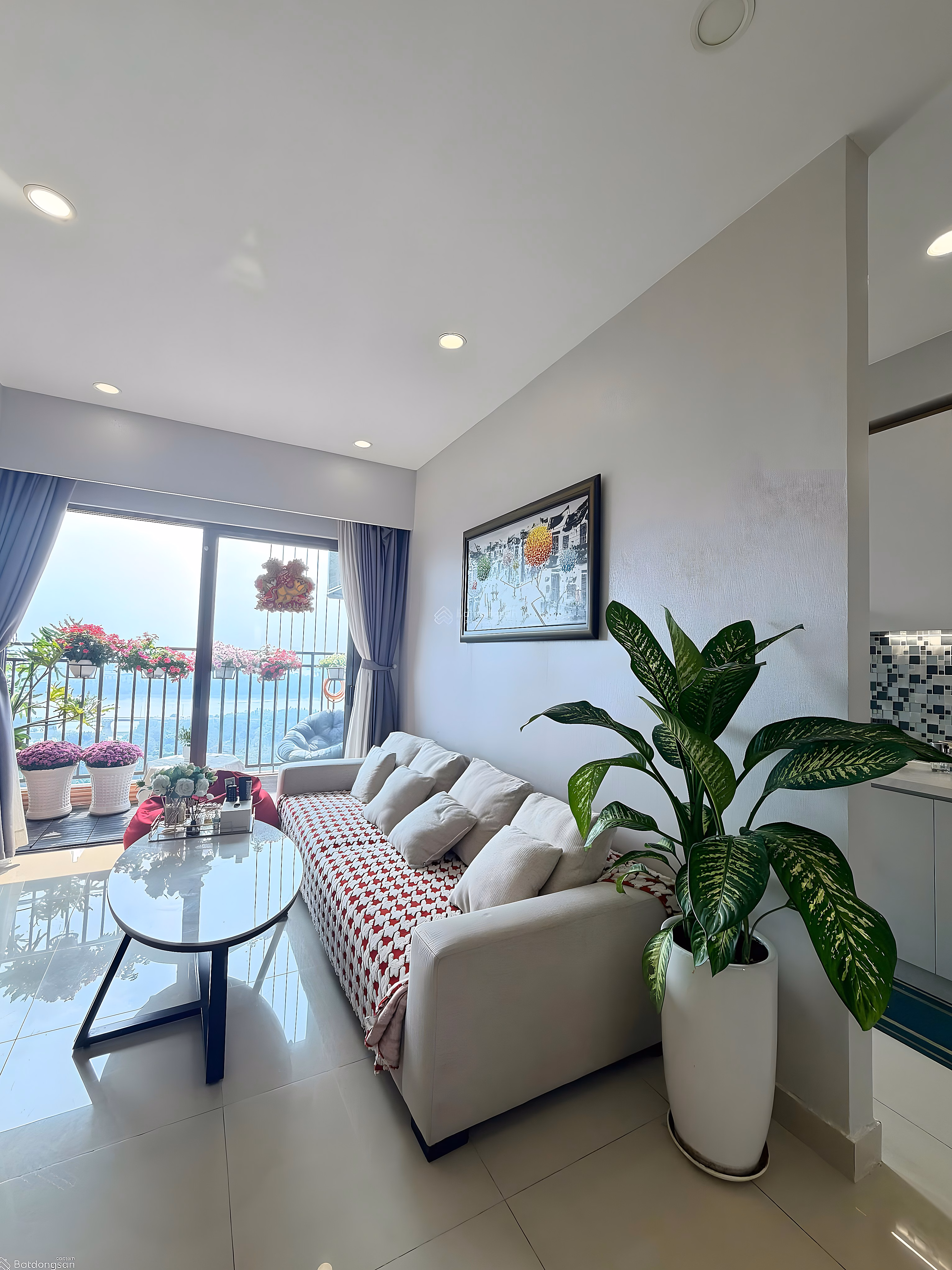 Cart Selling Studio Apartments - 1 Bedroom - 2 Bedrooms - 3 Bedrooms The Sun Avenue Good Prices