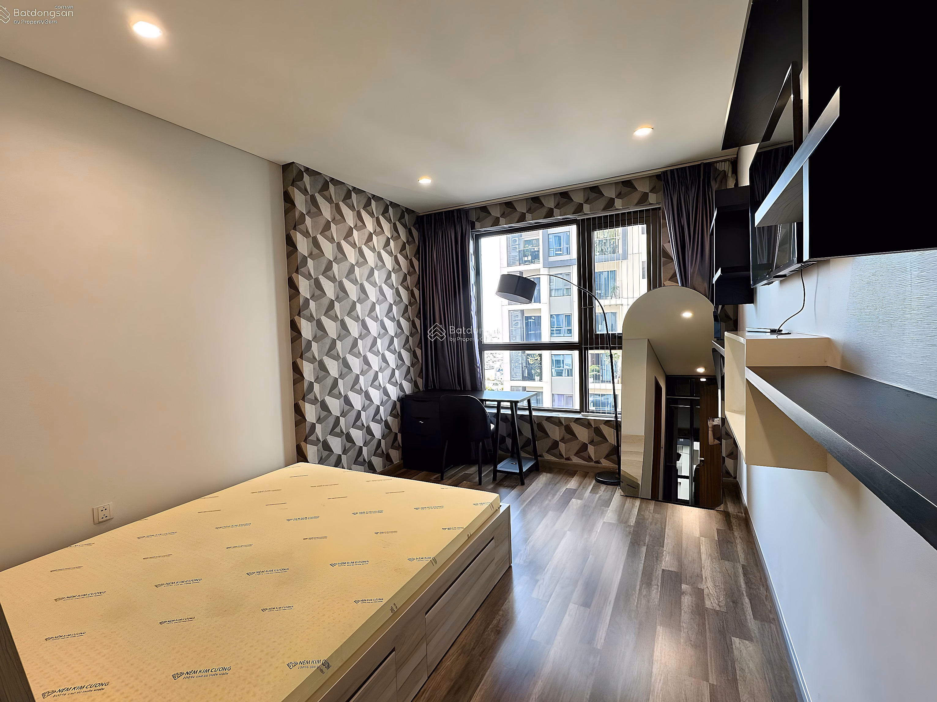 Long-term rental 2-bedroom apartment, fully furnished, beautiful house, Southeast balcony, check in immediately
