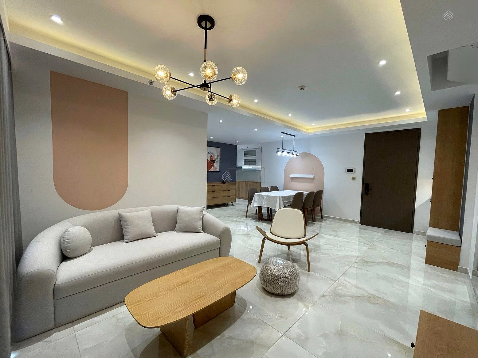 Urgent sale of luxury apartment Star Hill Phu My Hung District 7 - Area 94m2 price 7.8 billion Contact 0918 622 ***