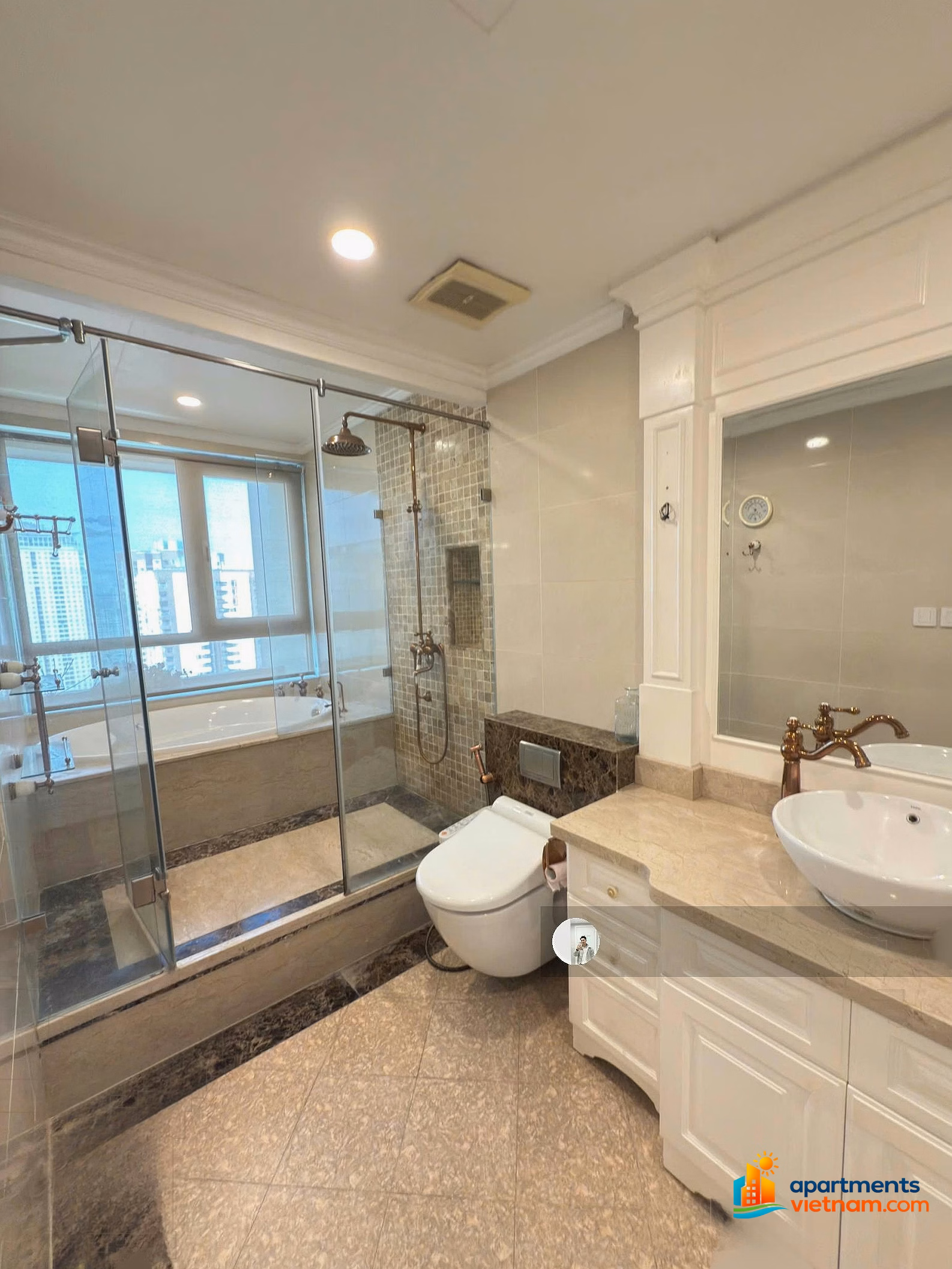 Rare Thanh Xuan duplex penthouse for rent 400m² near Le Van Luong. Price is only 40 million/month