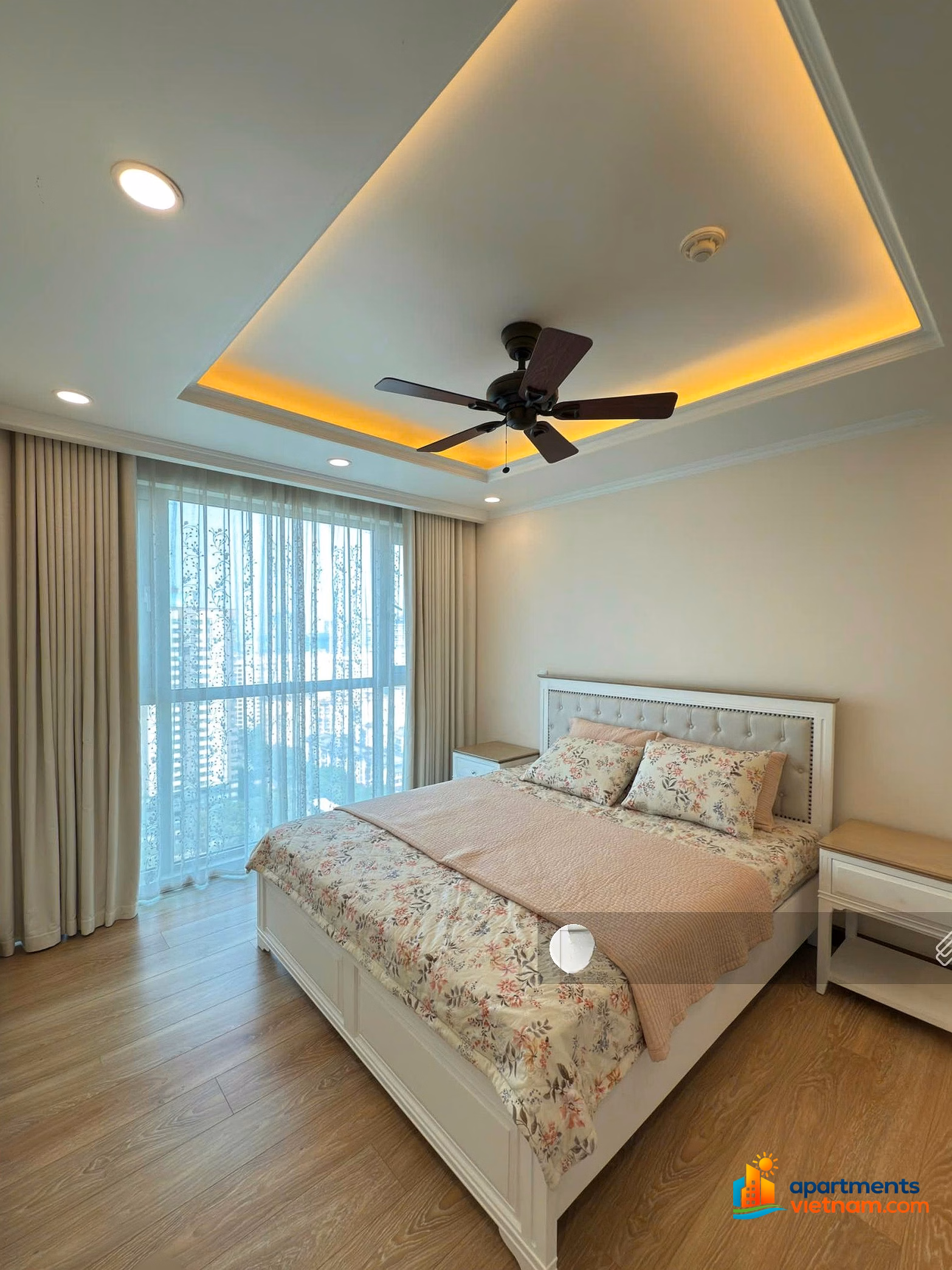 Rare Thanh Xuan duplex penthouse for rent 400m² near Le Van Luong. Price is only 40 million/month