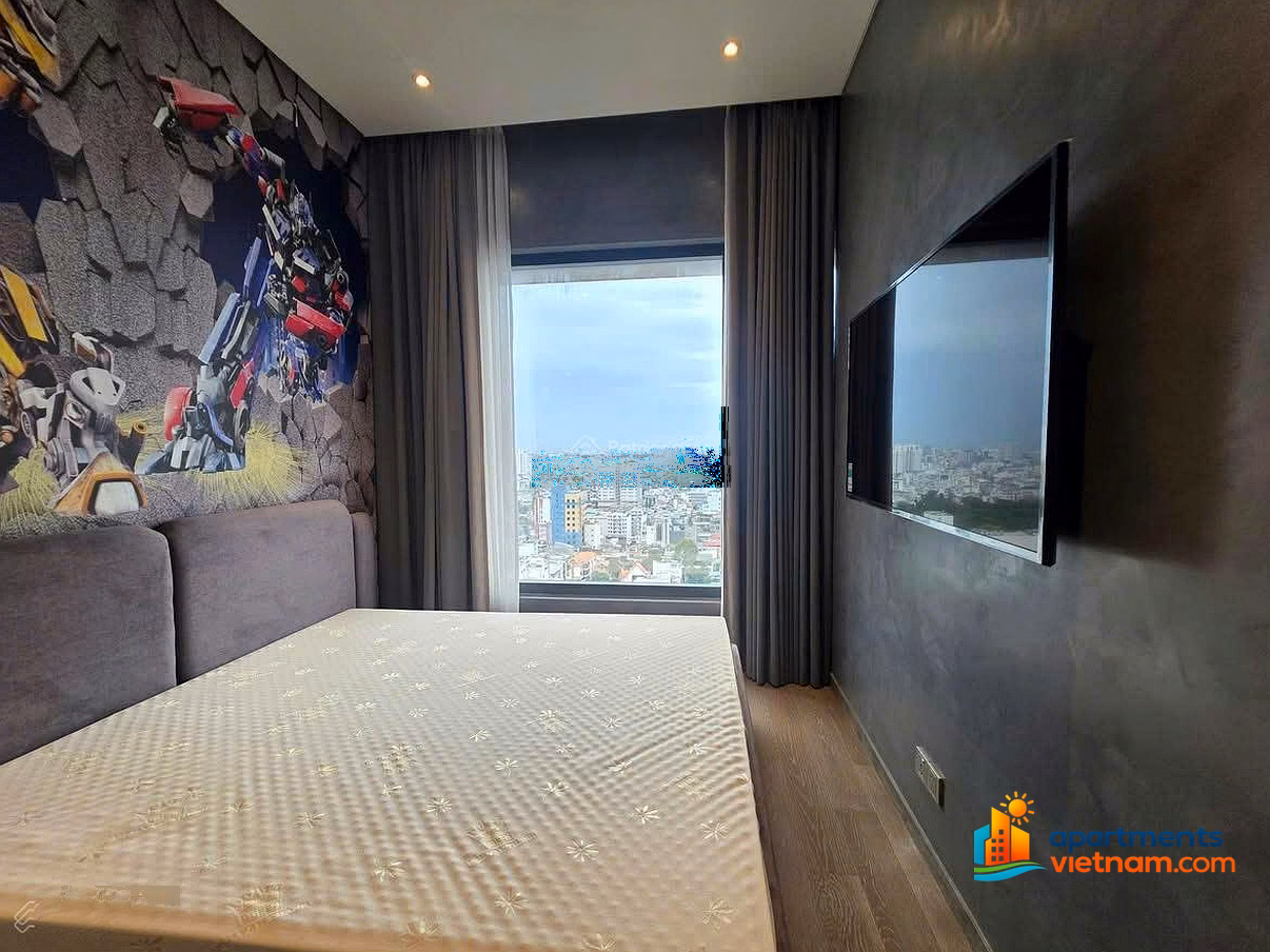 4 bedrooms for rent, 143m² The Marq, District 1, high-class furniture, 6.9m high ceiling, rent 120 million