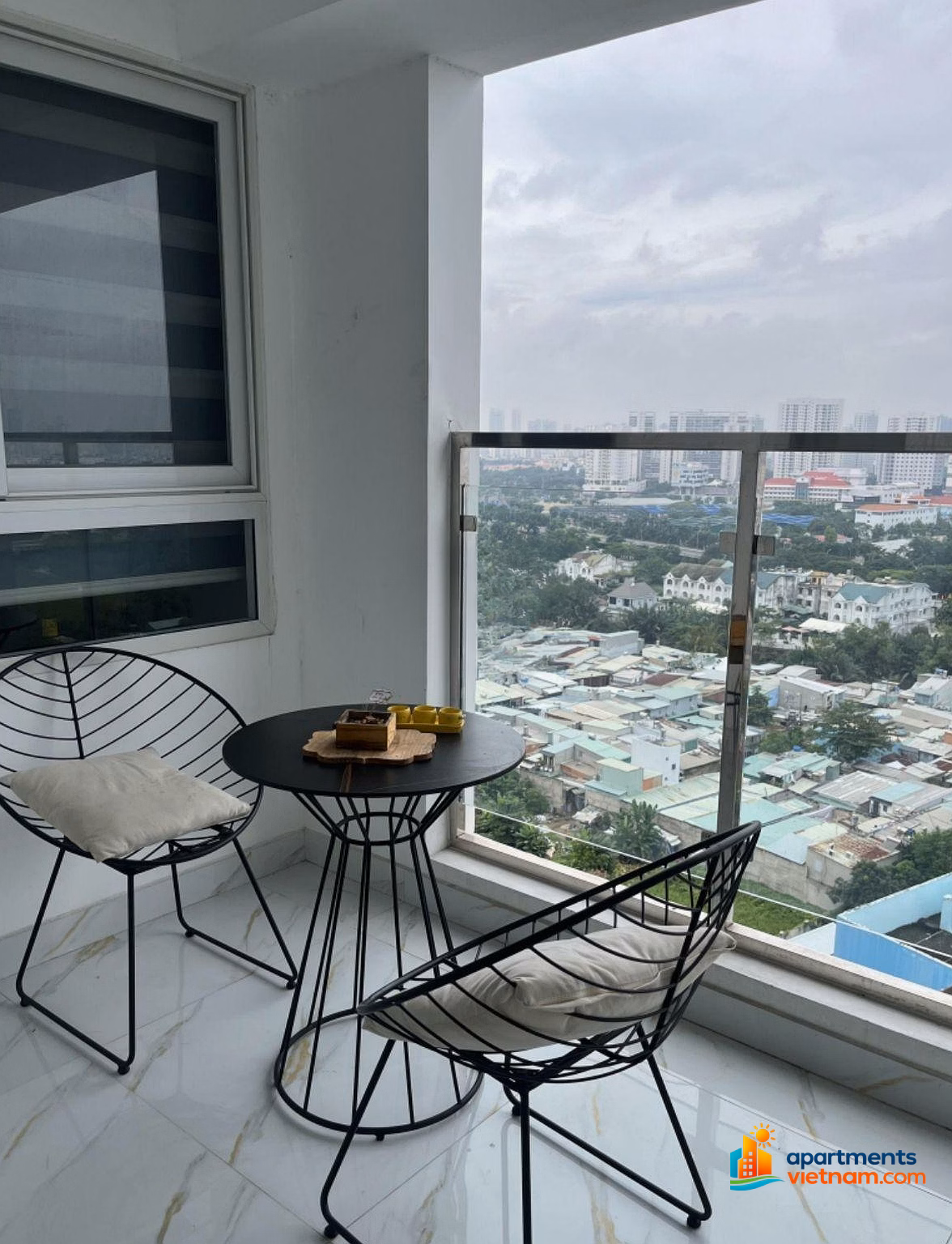 Owner offers to sell Cosmo City apartment, 8.7 billion, 129m2, 3 bedrooms, 2 bathrooms, district 7, full of quality furniture