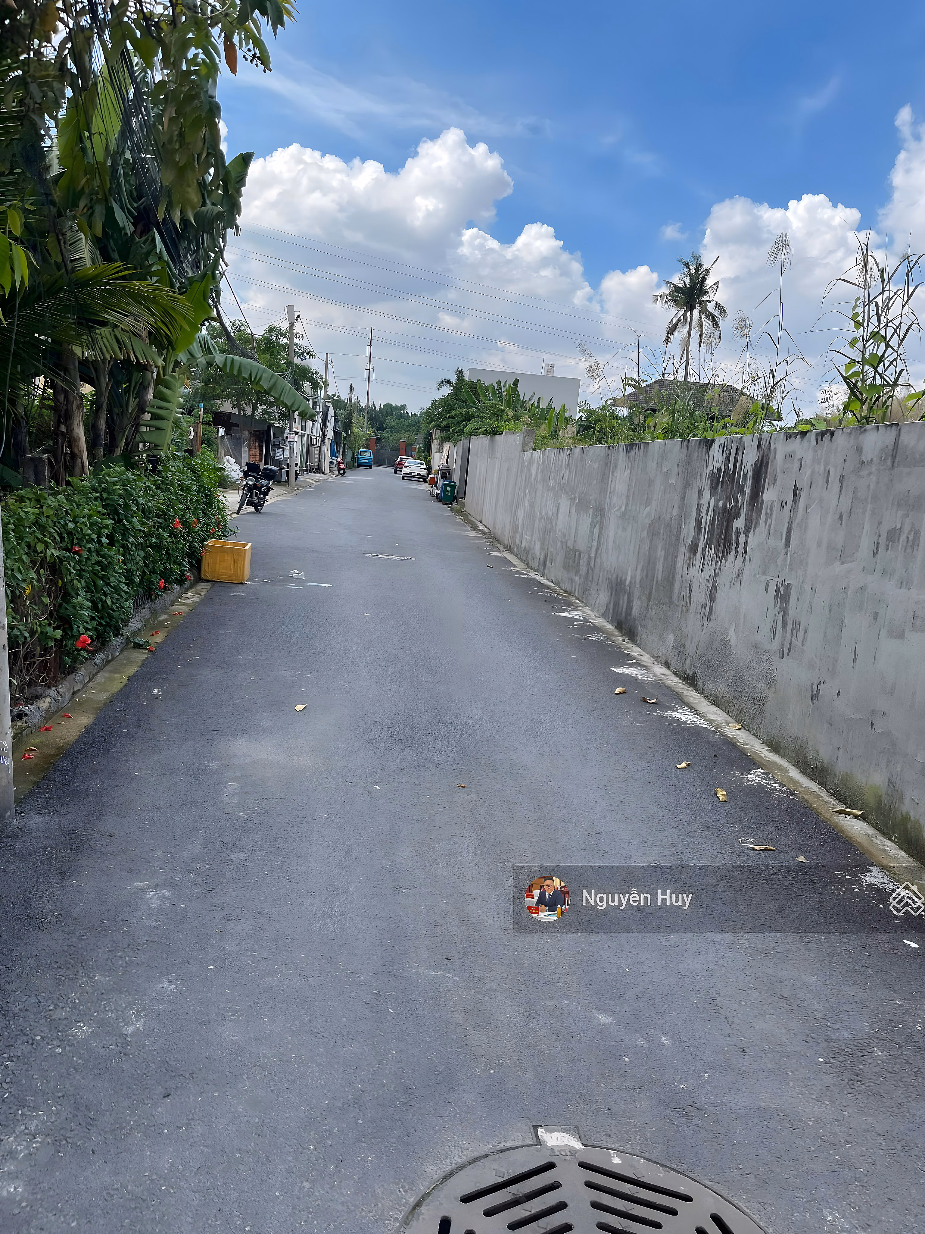 The owner sells land in Truong Tho Ward, 1245m2 - 30x42.5m, enough residential area, next to Gigamall TD market. 90 billion TL