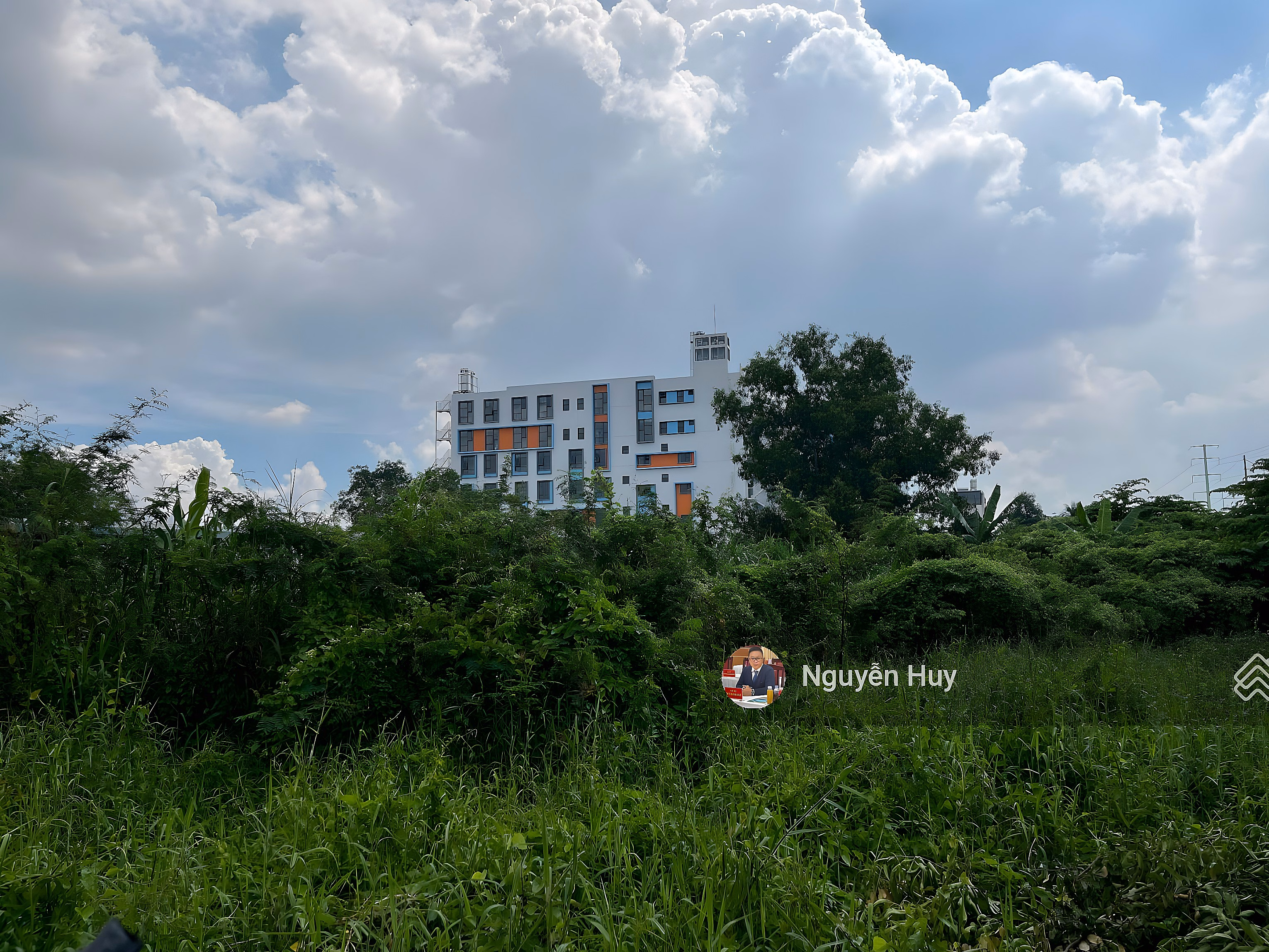 The owner sells land in Truong Tho Ward, 1245m2 - 30x42.5m, enough residential area, next to Gigamall TD market. 90 billion TL