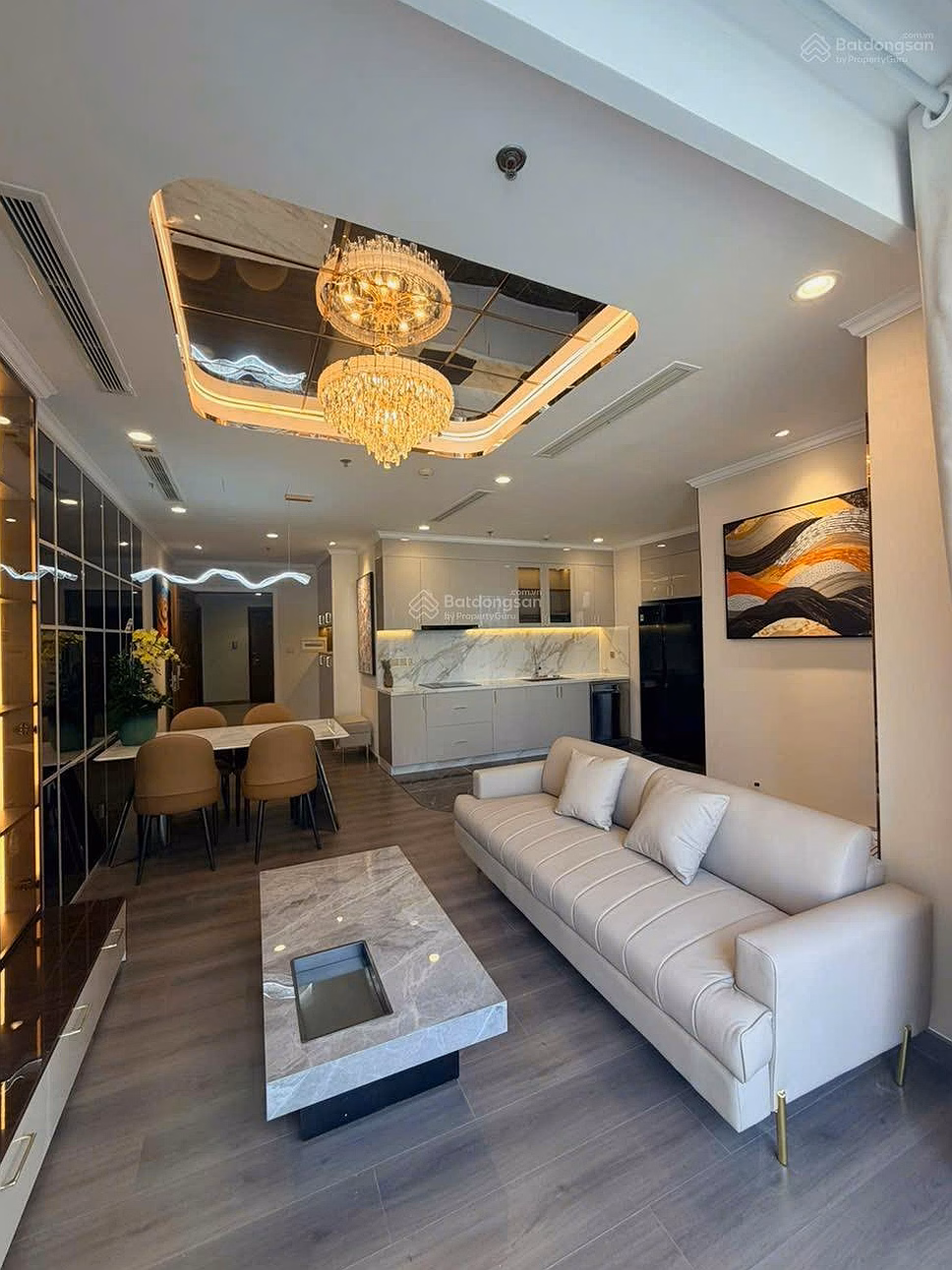 2 bedroom apartment at Vinhomes Central Park, 11 billion VND, 80 m2, rare item in Binh Thanh