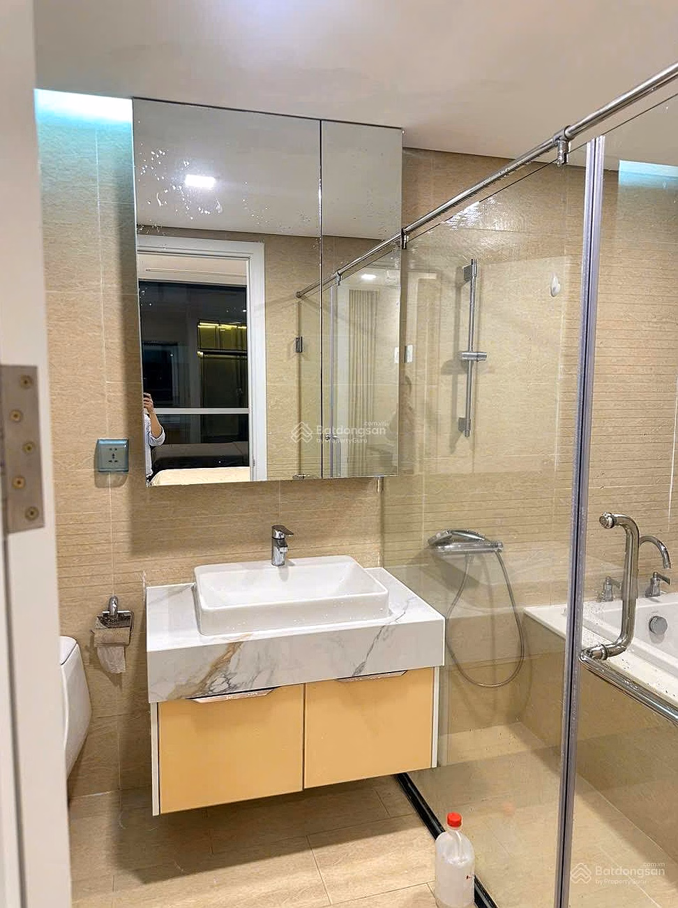 Apartment for sale with 2 bedrooms, 2 bathrooms, 79m2, great price at Vinhomes Central Park, Binh Thanh, HCM