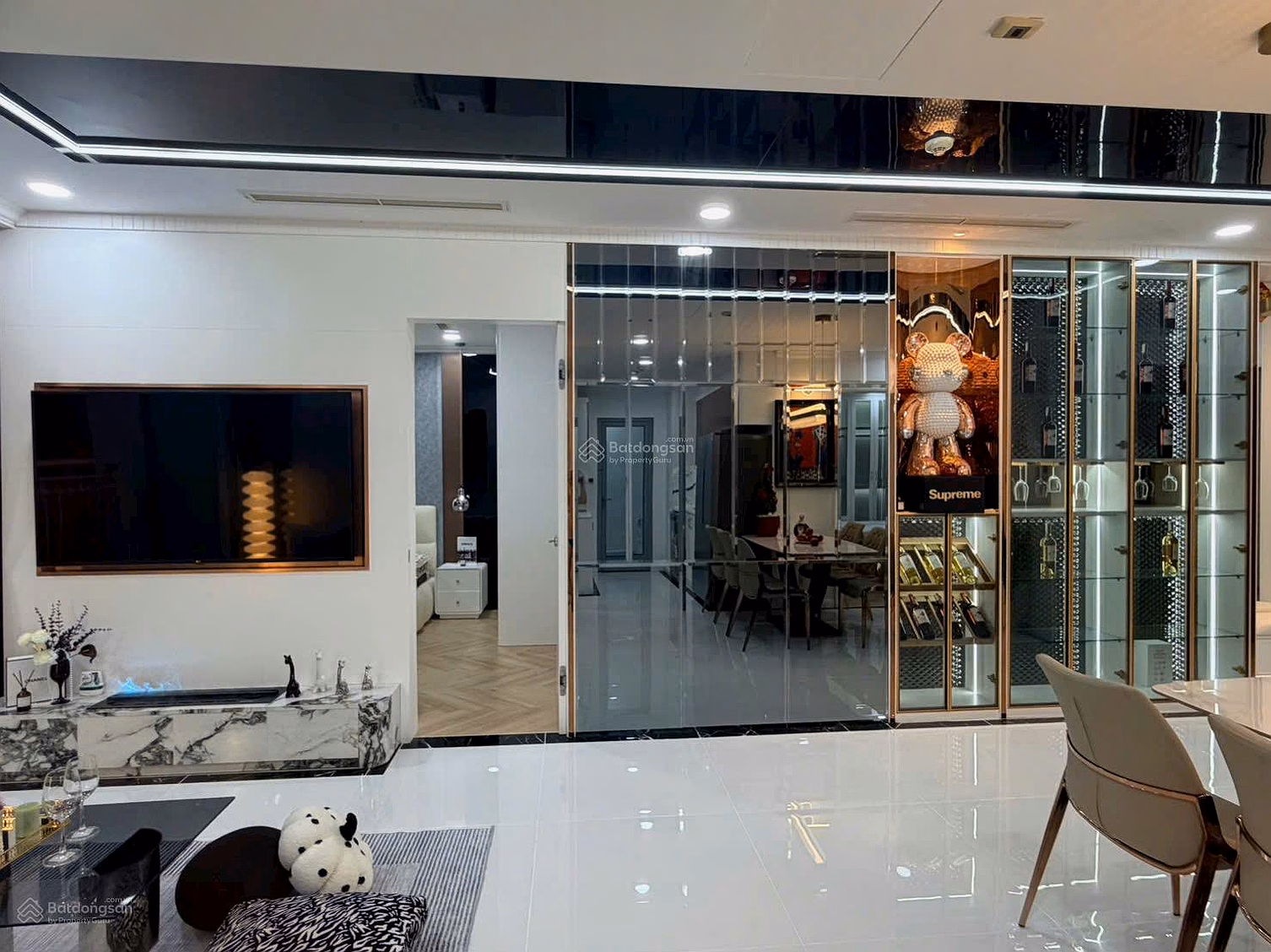 Selling 3 bedroom, 2 bathroom apartment in Vinhomes Central Park, 115m2, hot