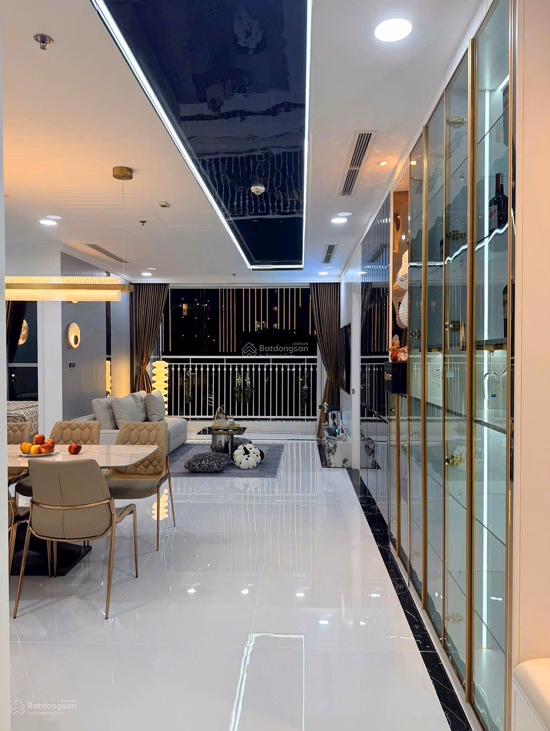 Selling 3 bedroom, 2 bathroom apartment in Vinhomes Central Park, 115m2, hot