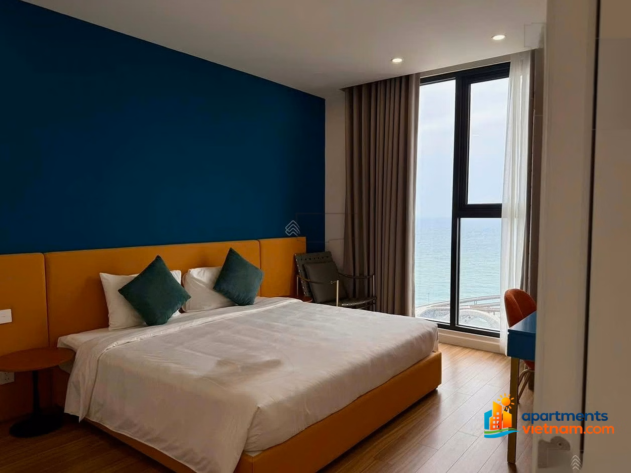 The owner urgently sells a 1-bedroom apartment with diplomatic sea view on a high floor at a high price