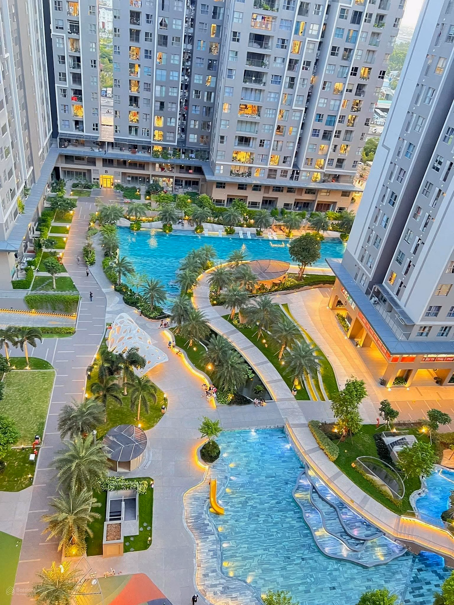 Need to sell 85m2 apartment (3 bedrooms + 2 bathrooms) fully furnished 3.9 billion, loan support - with pink book - swimming pool view
