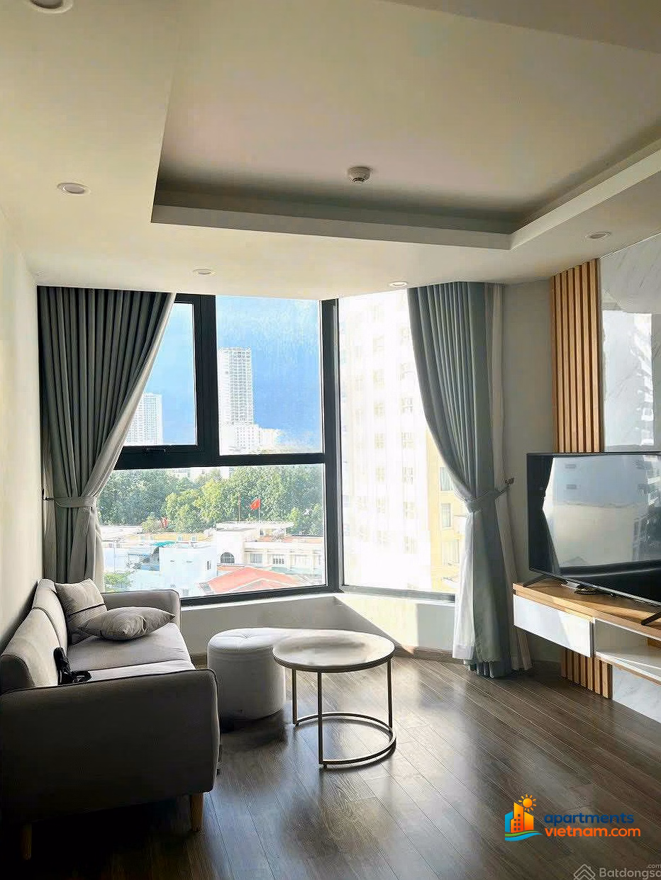 The owner is selling 2 bedrooms HUD Building with beautiful, legal furniture forever. There is a rental contract available