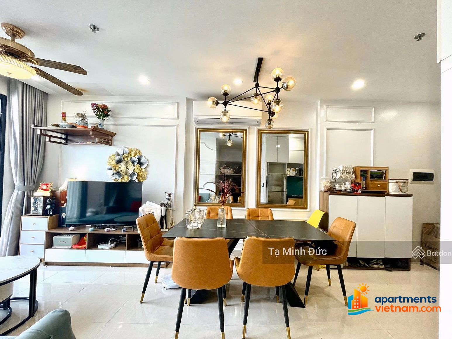 Selling fully furnished 2 bedroom apartment at Vinhomes Ocean Park, Duong Xa, Gia Lam, Hanoi