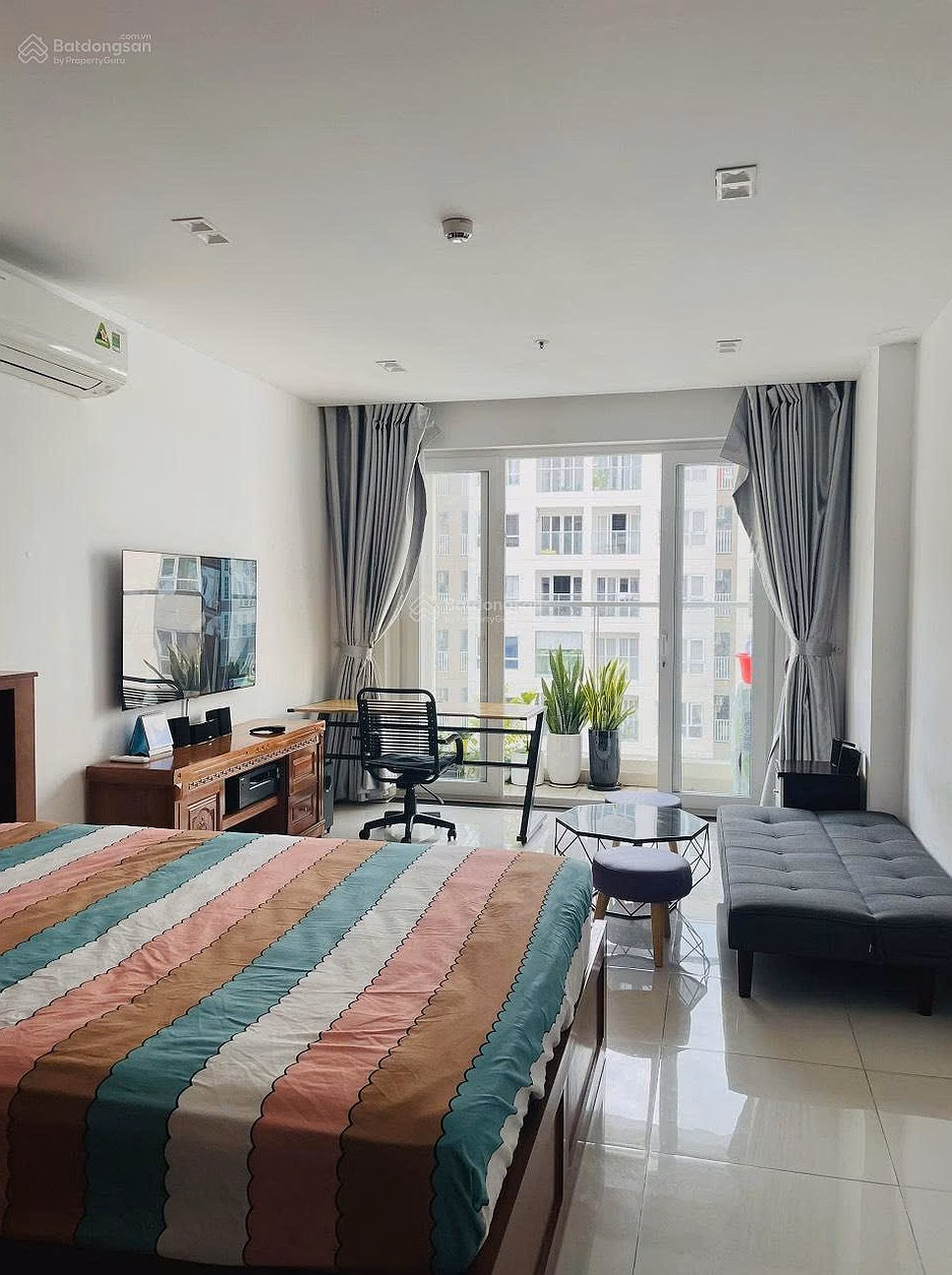 Sky Center apartment for sale - Pho Quang, 36m², Office, price 2ty950 (Inclusive) Contact 0933 481 ***