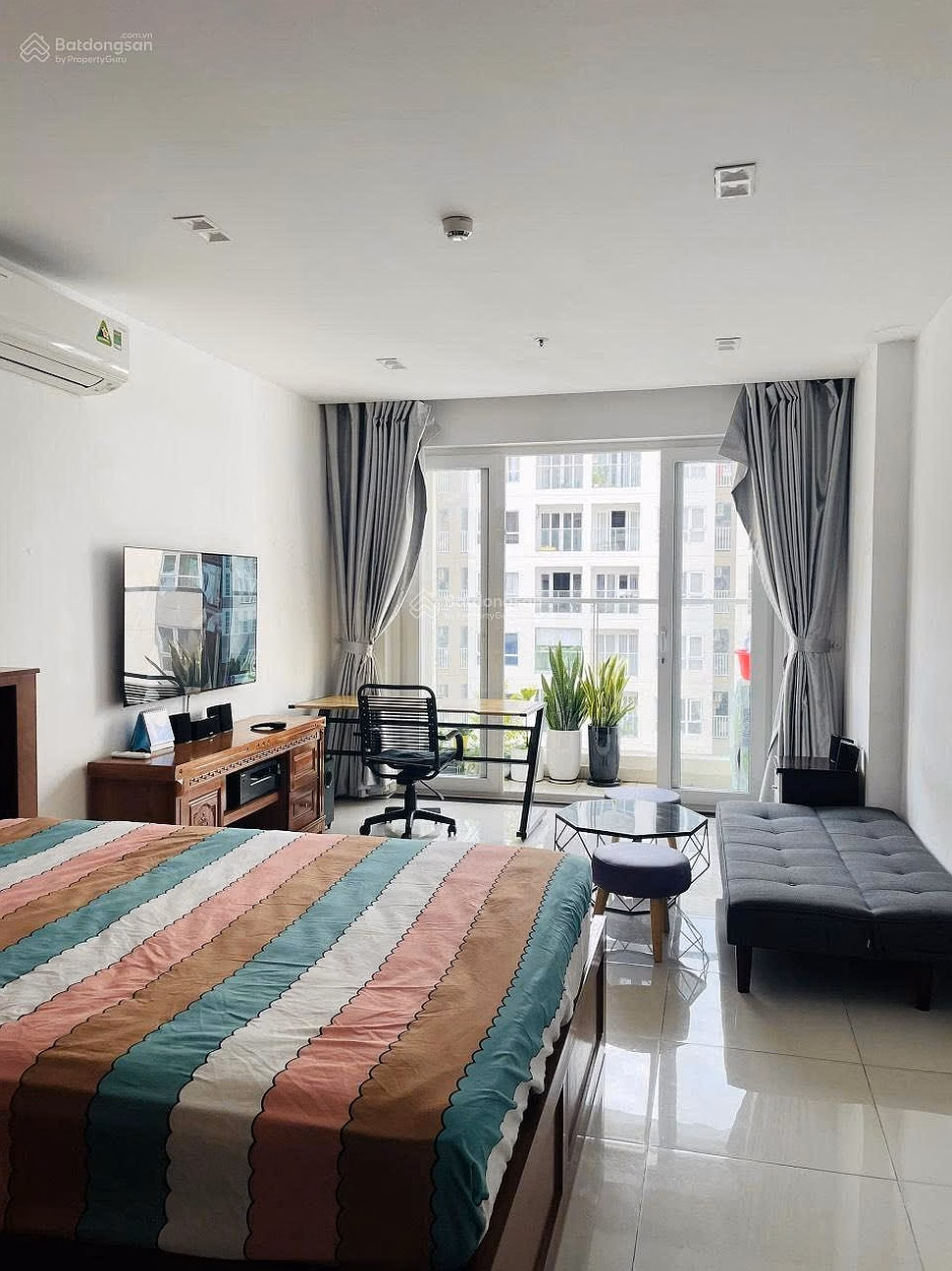 Sky Center apartment for sale - Pho Quang, 36m², Office, price 2ty950 (Inclusive) Contact 0933 481 ***