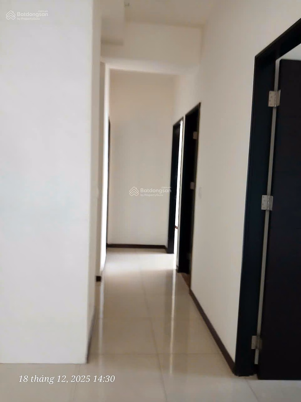 Urgent sale of Docklands apartment, 3 bedrooms, area 117m2, new as pictured, high floor, nice view, price 57 million/m2