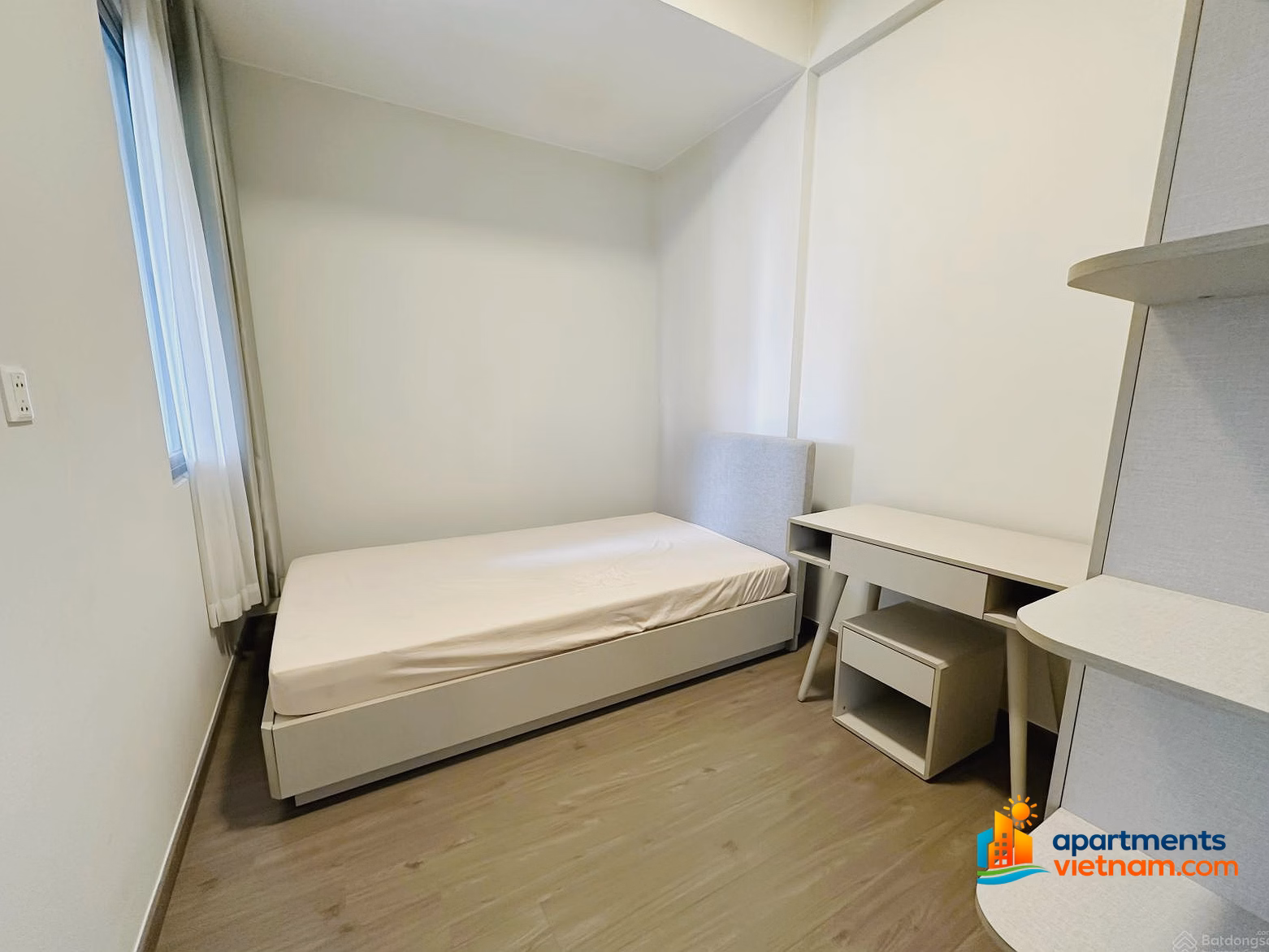 Rare item! Selling apartment 59m2, 2 bedrooms, 2 bathrooms, tower D, pool view + Westgate furniture package ready. Contact now 0899 996 ***