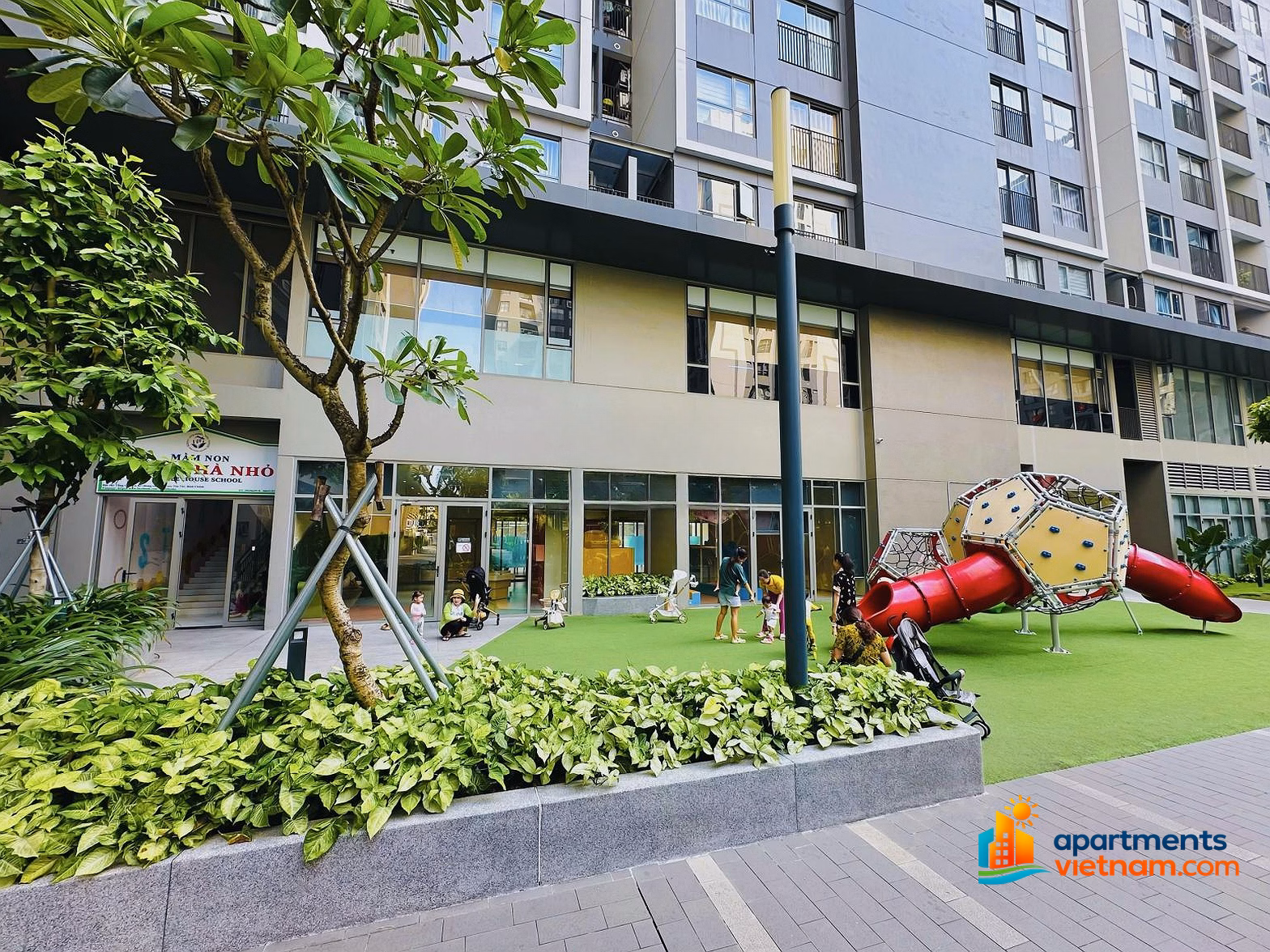 Rare item! Selling apartment 59m2, 2 bedrooms, 2 bathrooms, tower D, pool view + Westgate furniture package ready. Contact now 0899 996 ***