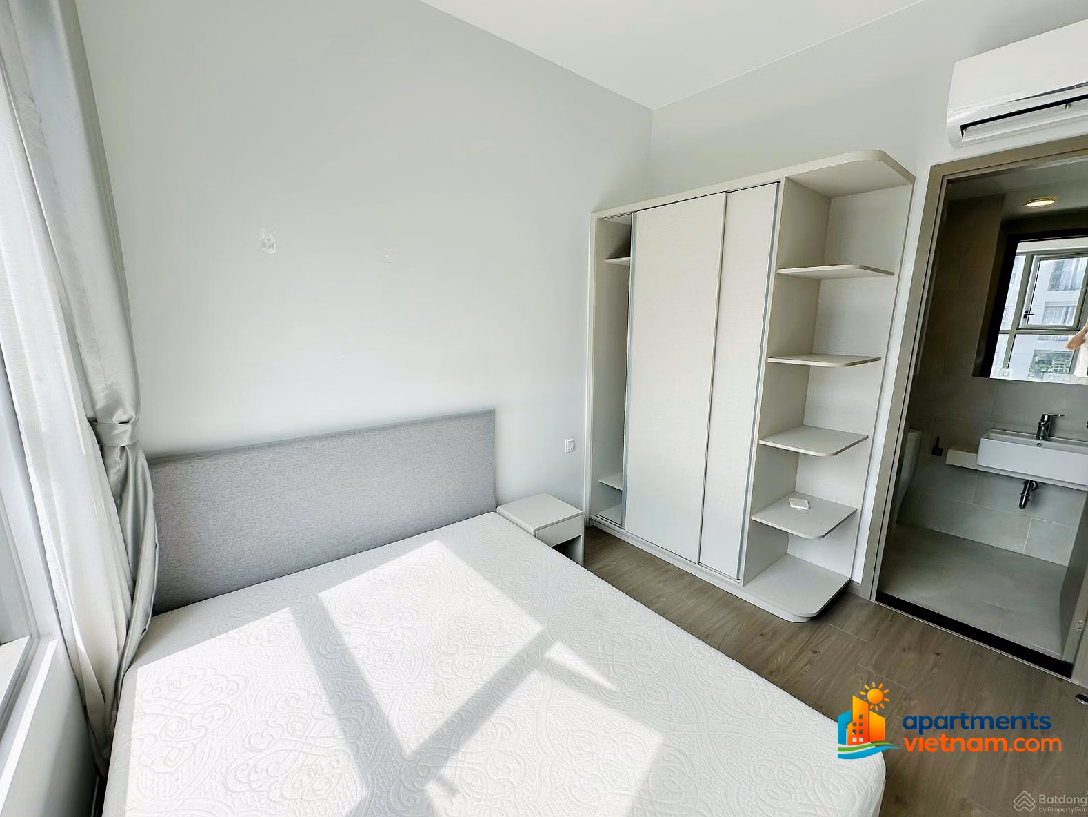 Rare item! Selling apartment 59m2, 2 bedrooms, 2 bathrooms, tower D, pool view + Westgate furniture package ready. Contact now 0899 996 ***