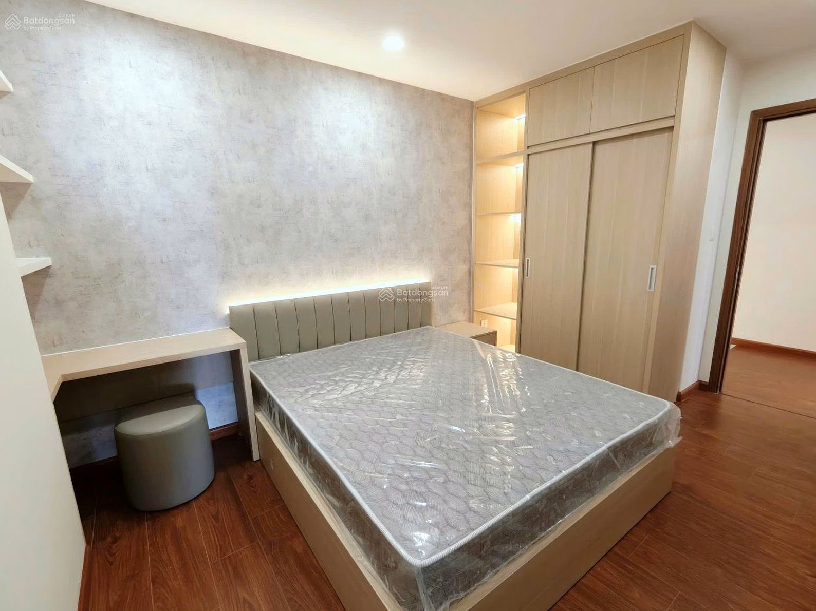 Owner for rent outstanding 4 bedroom apartment project 200m2 full new furniture city view***