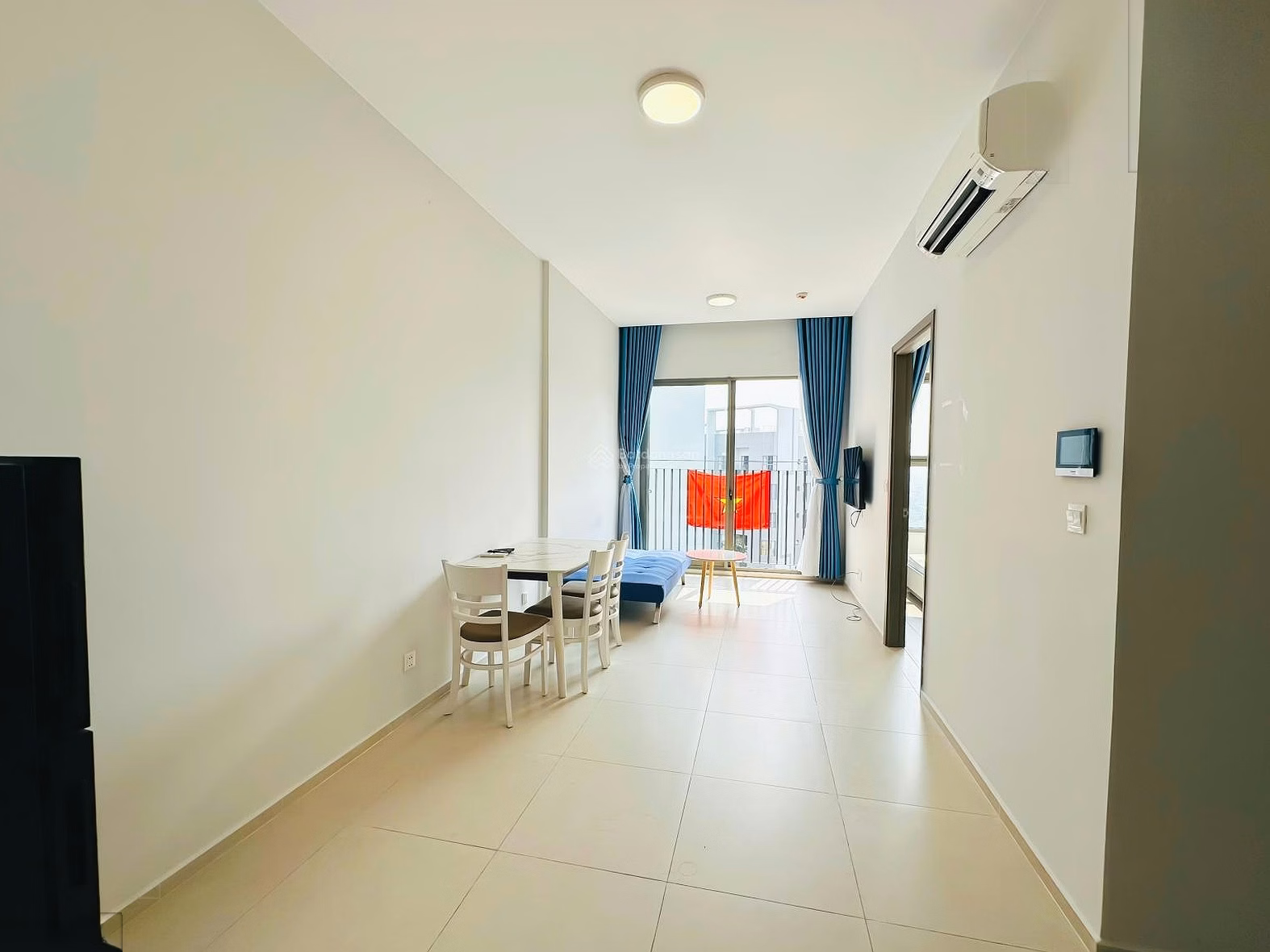 Red book for sale of apartment 59m2 2 bedrooms 2 bathrooms, tower C + view of People's Committee, cool green park, cool breeze. Contact now 0902 938 ***