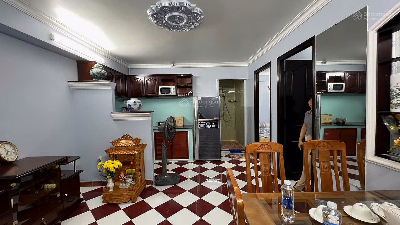 Selling Mieu Noi Apartment 52m2 with elevator, 2 bedrooms, 1 bathroom, balcony with open view. All furniture provided