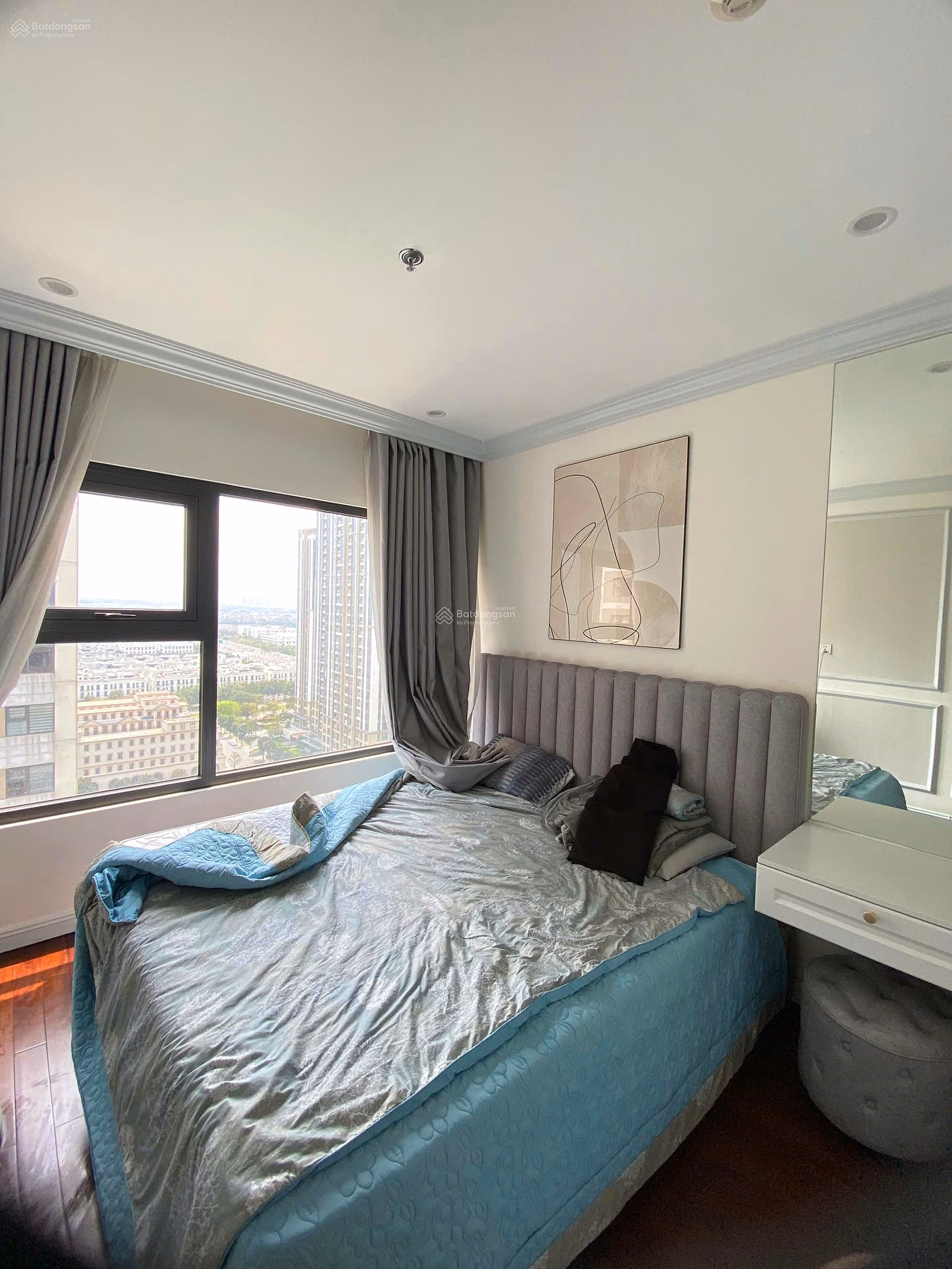 Homeowner needs to sell quickly super product 2 bedrooms - 1 bathroom Southeast balcony, super nice interior price only 3.5 billion