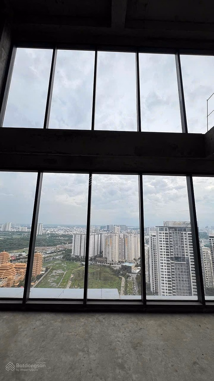 The only penthouse for sale at Lumiere Riversaide Thao Dien District 2