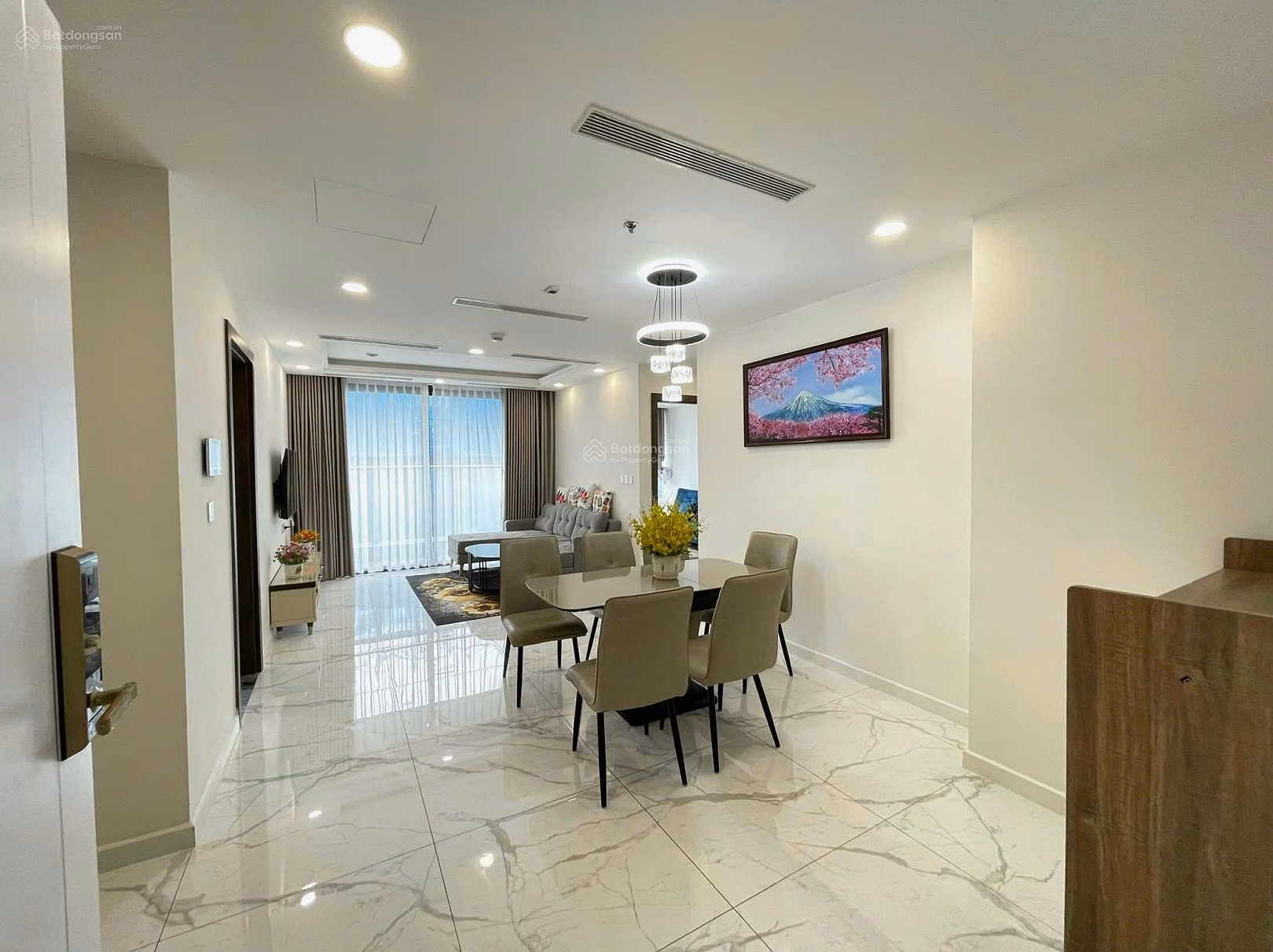 Quick sale Sunshine Sky City apartment District 7 - 3 bedrooms + 3 bathrooms 106m2 fully furnished for rent 25 million/month